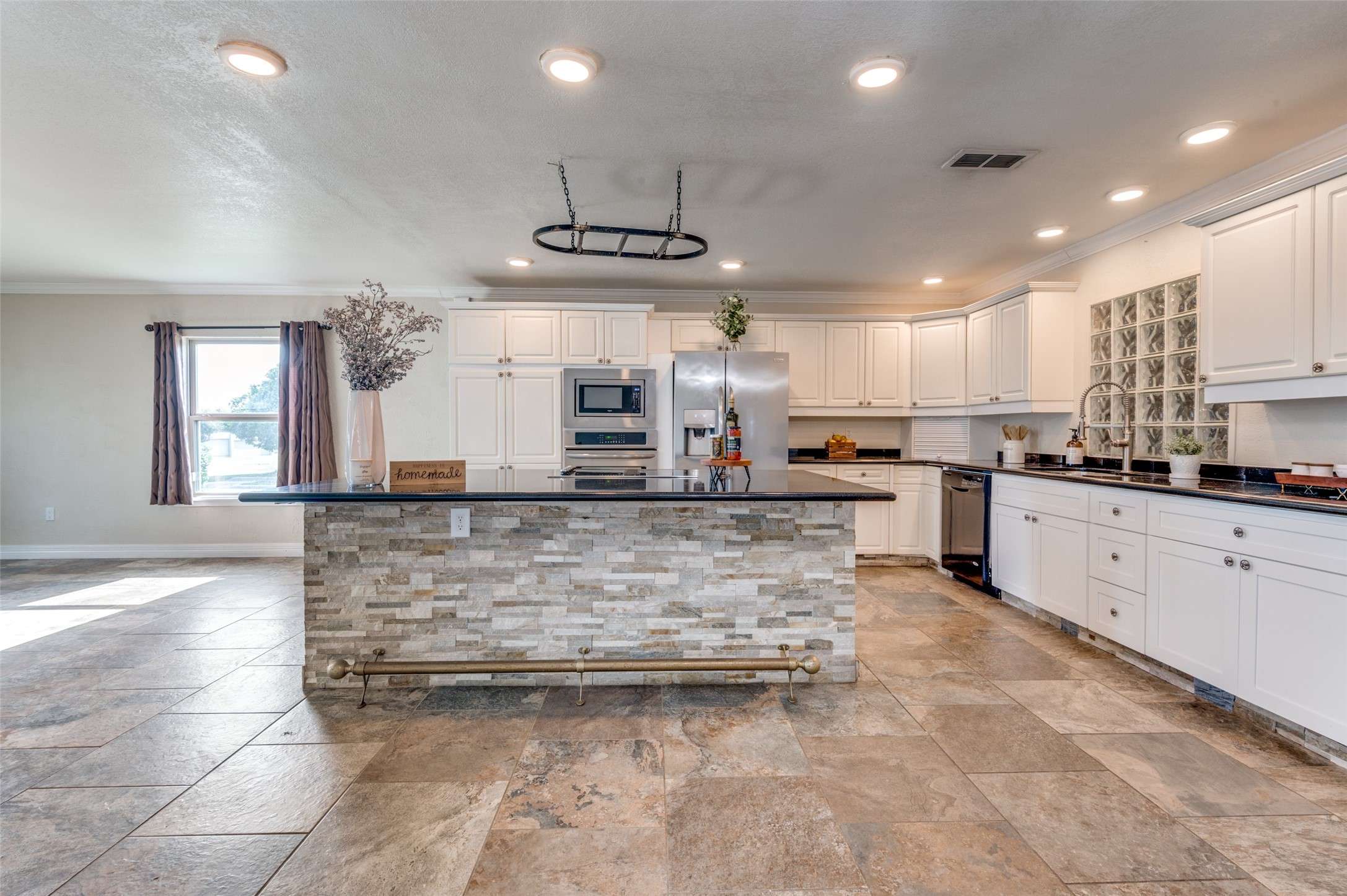 2001 Deerfield Drive