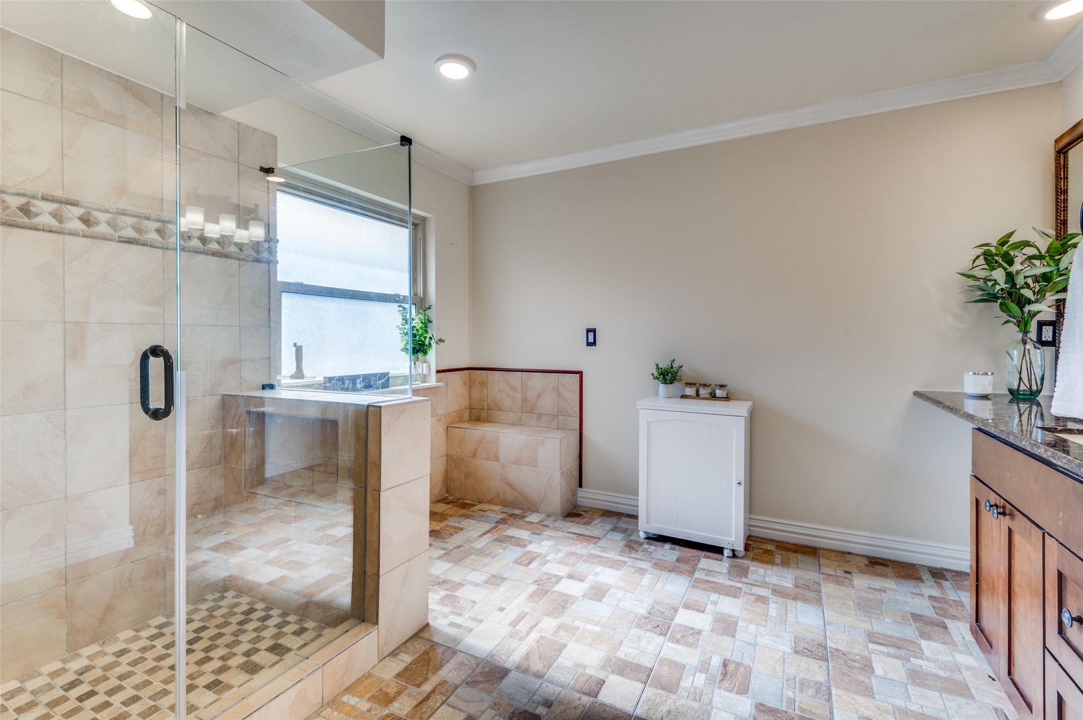 2001 Deerfield Drive