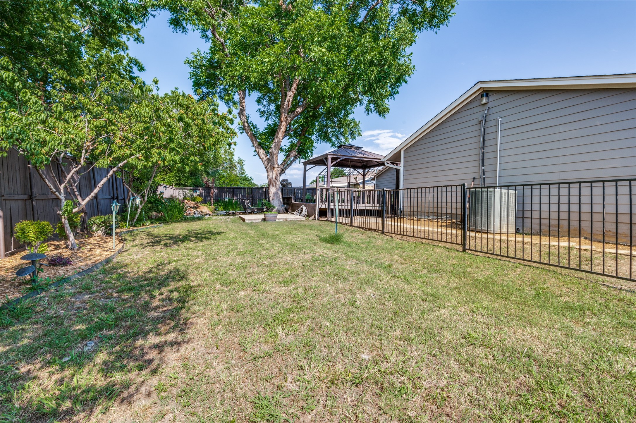 2001 Deerfield Drive