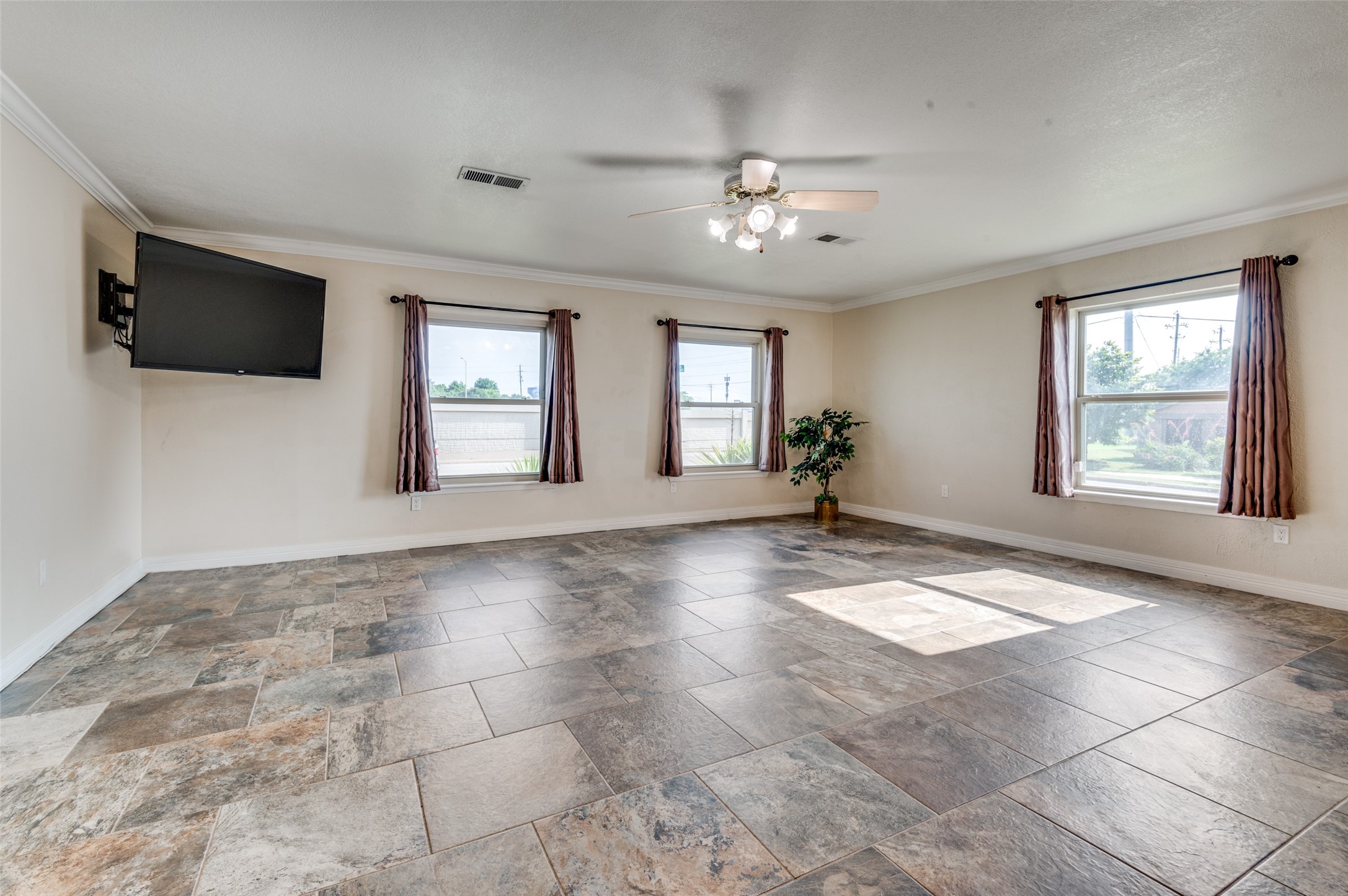 2001 Deerfield Drive