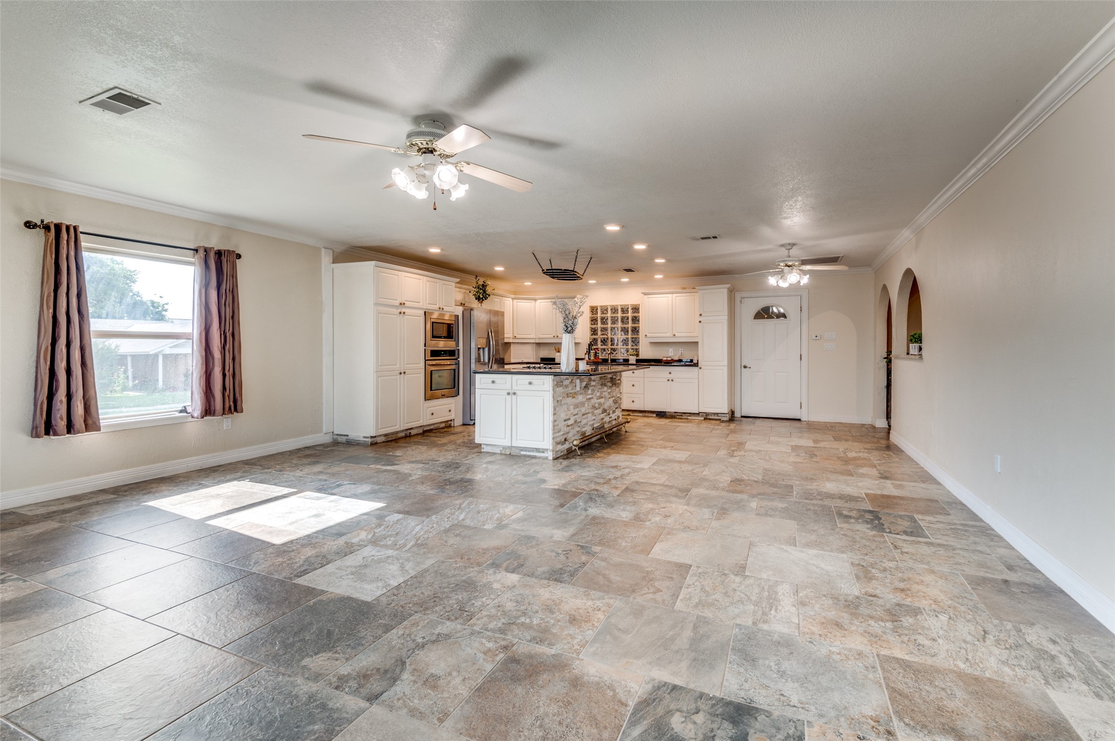 2001 Deerfield Drive