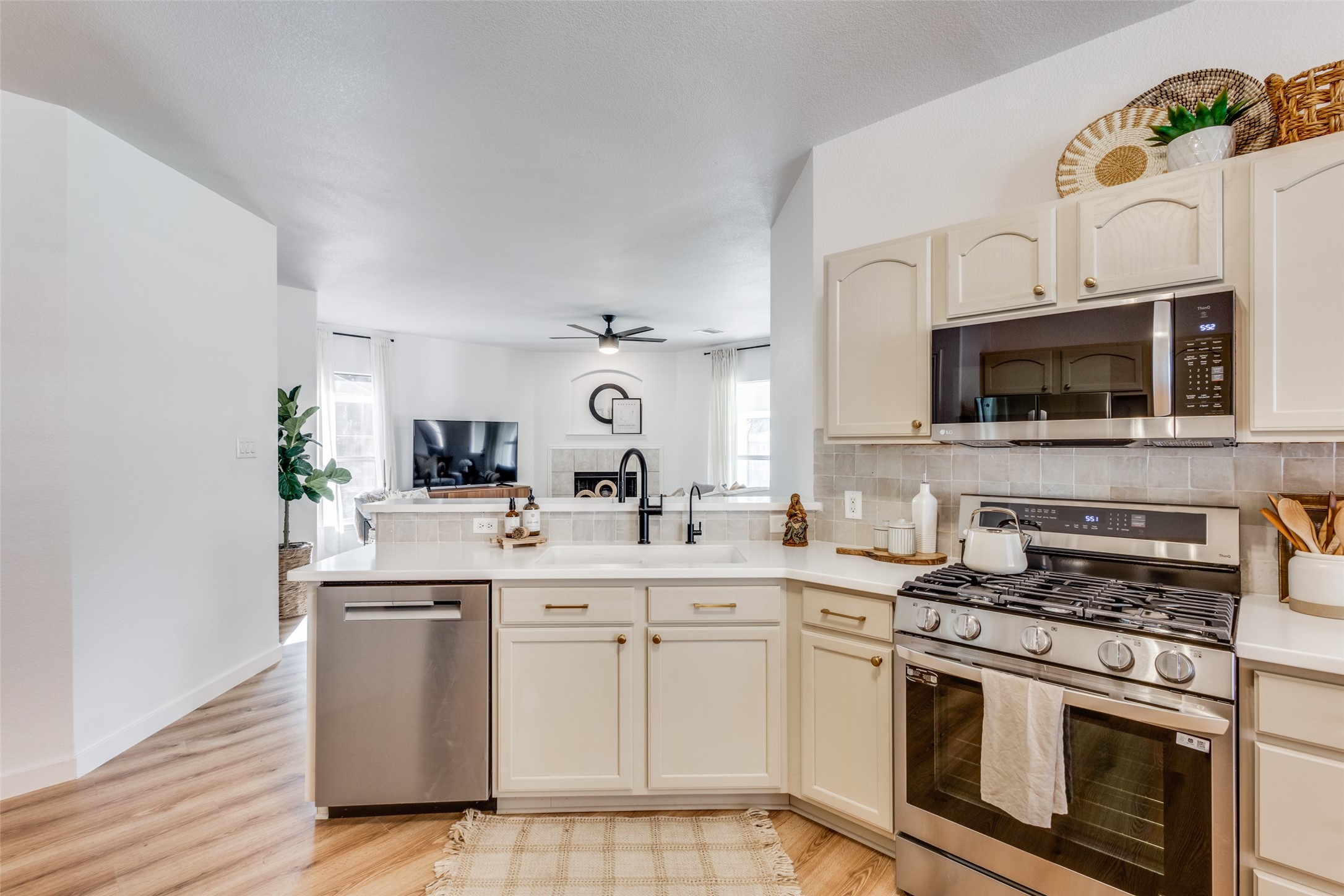 9852 Meadow Rue Drive