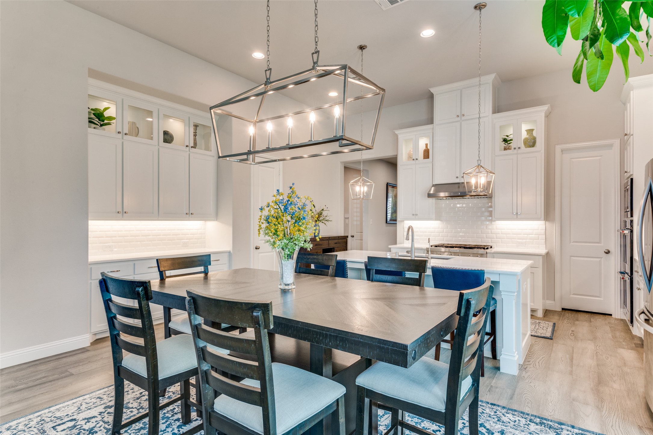 2901 Darcy