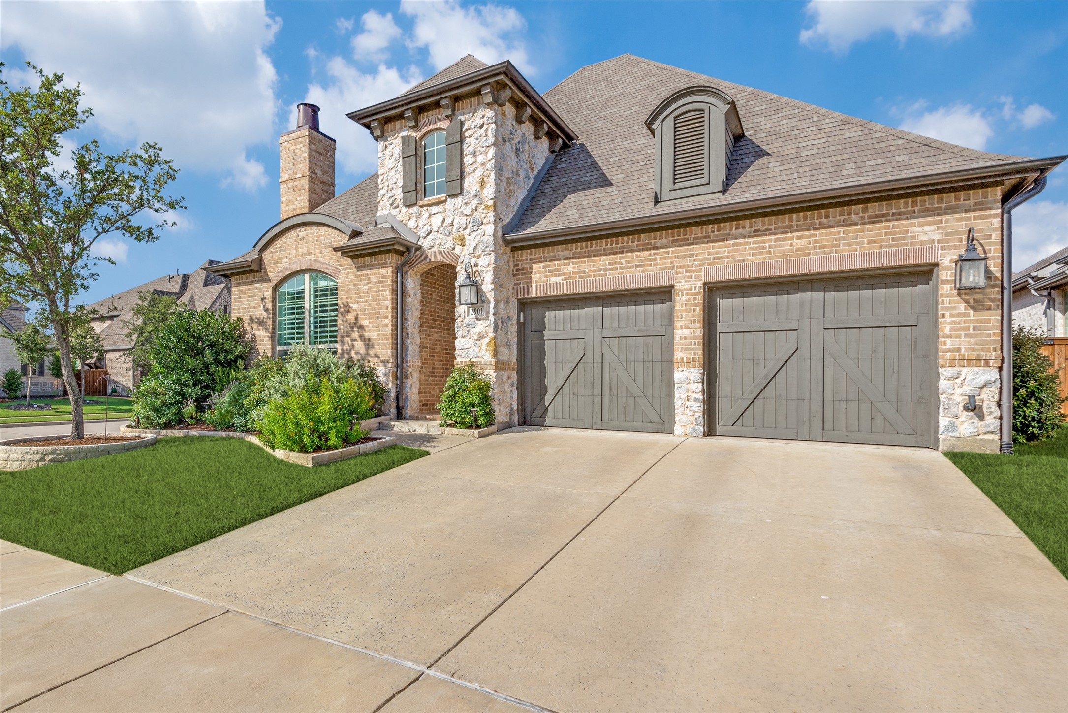 2901 Darcy