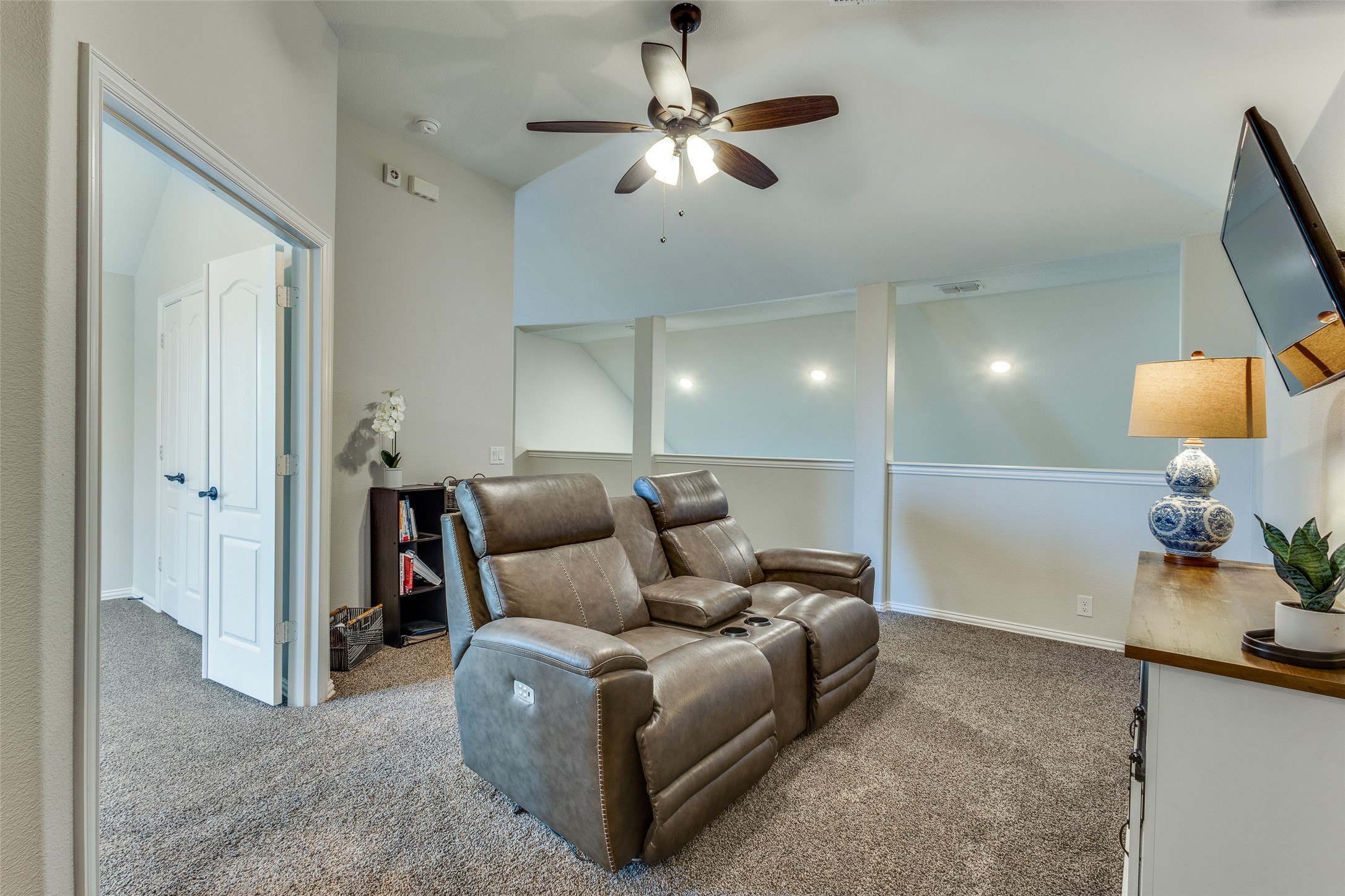 7401 Willow Thorne Drive
