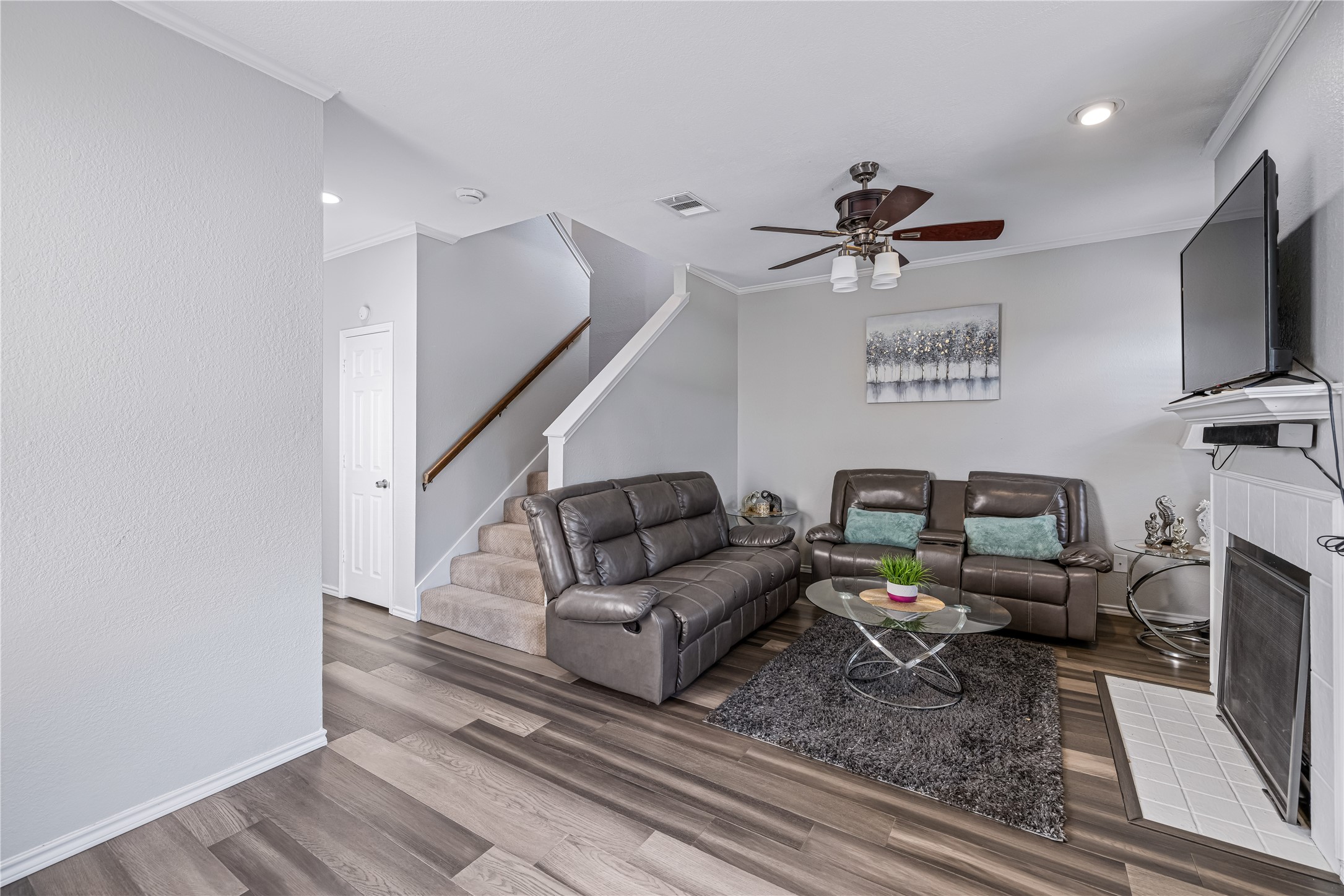 6011 Barrington Court