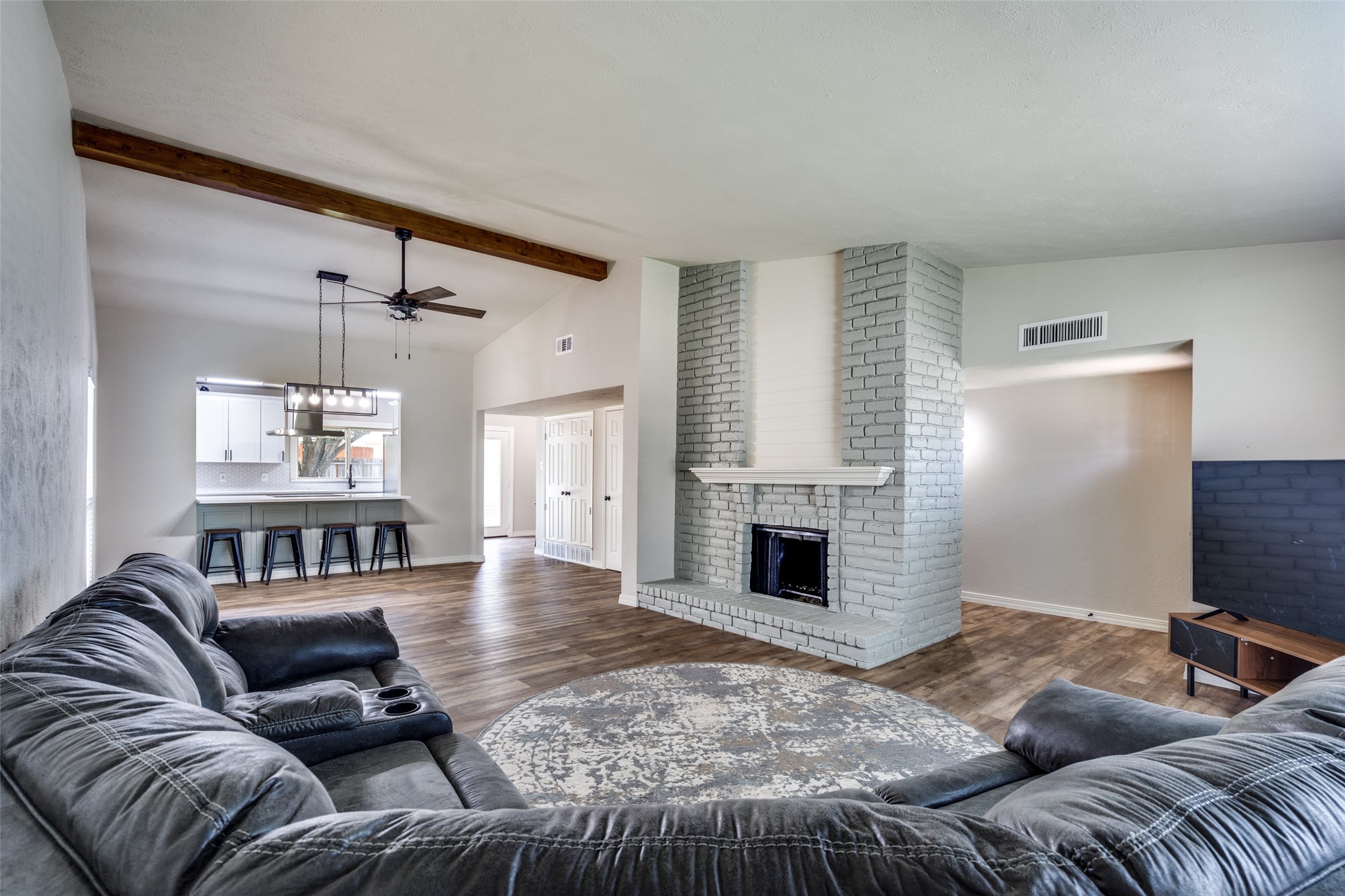 5096 Thompson Drive