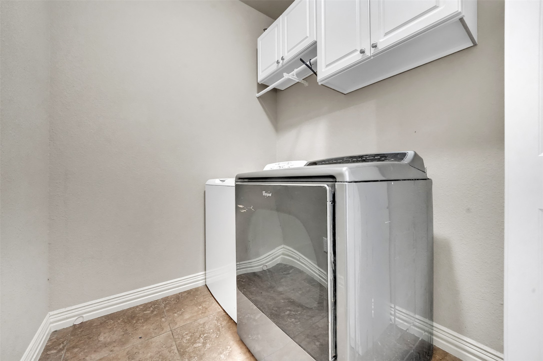 2712 Lakefield Drive