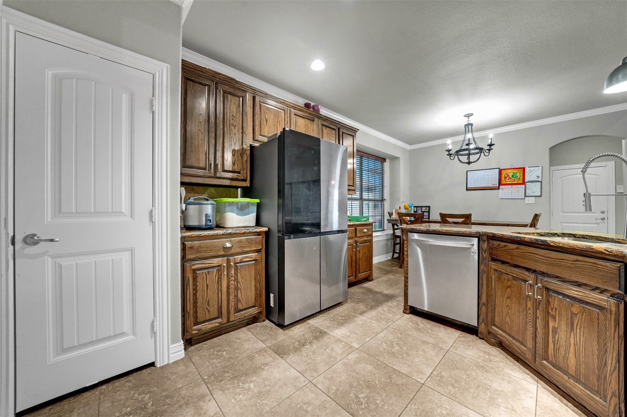 2712 Lakefield Drive