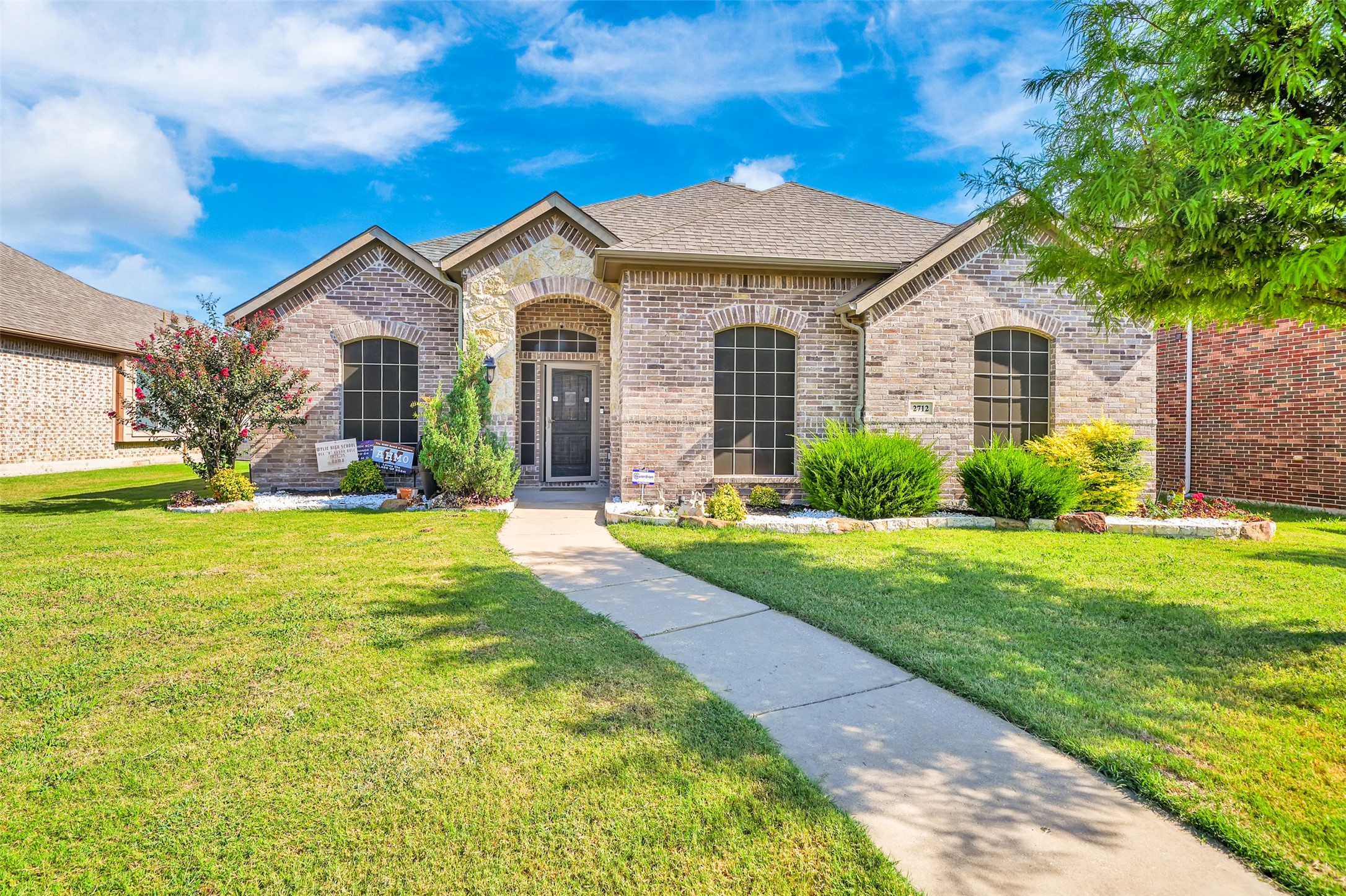 2712 Lakefield Drive