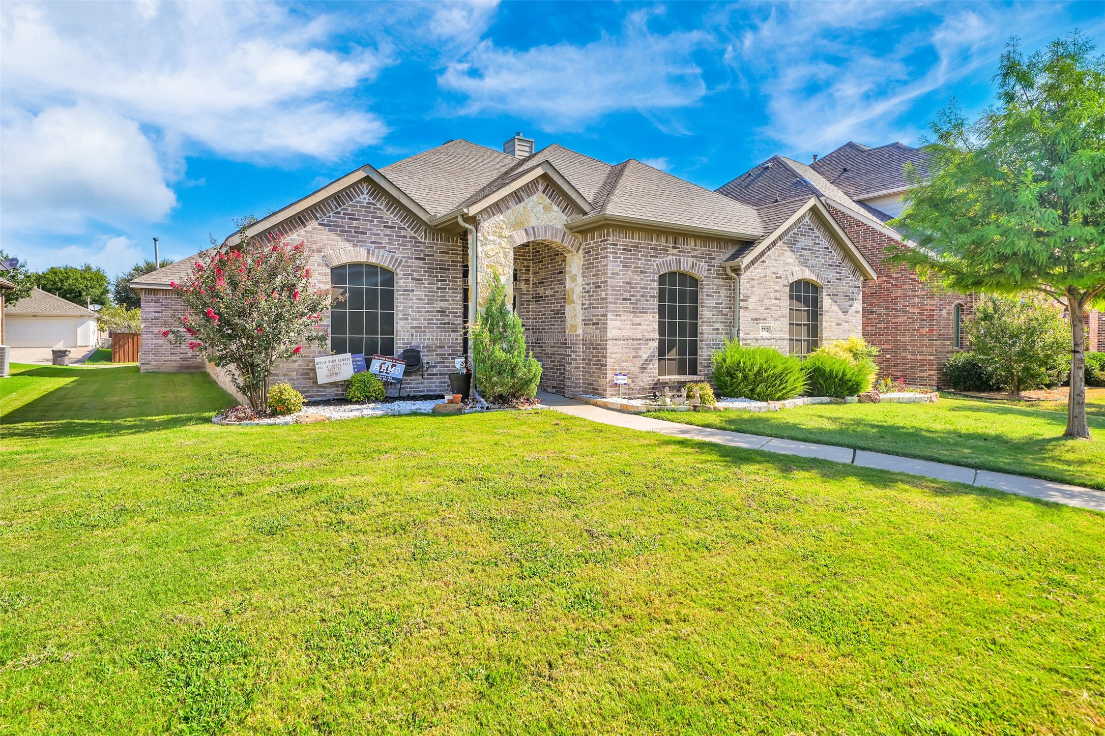 2712 Lakefield Drive