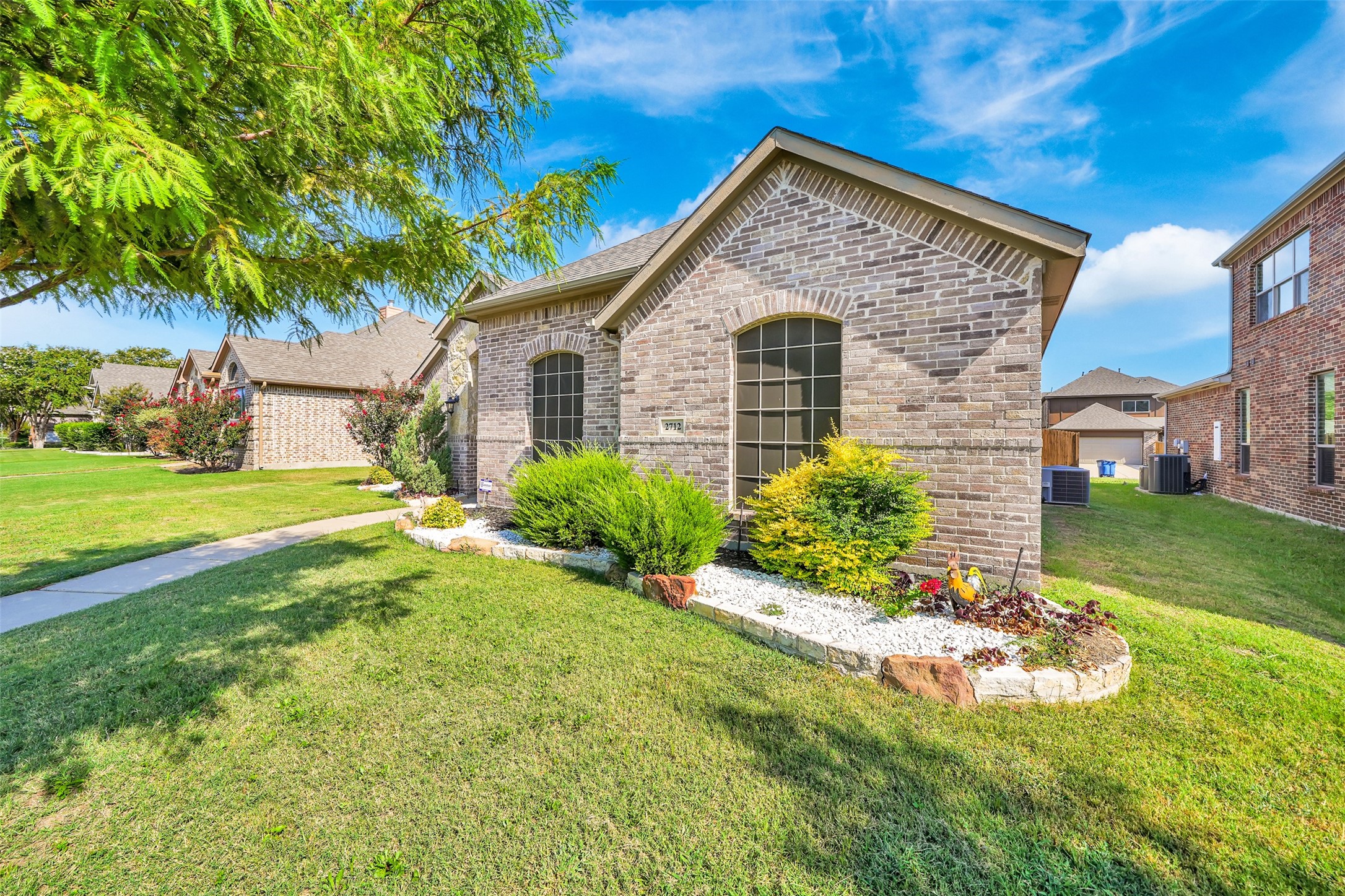 2712 Lakefield Drive