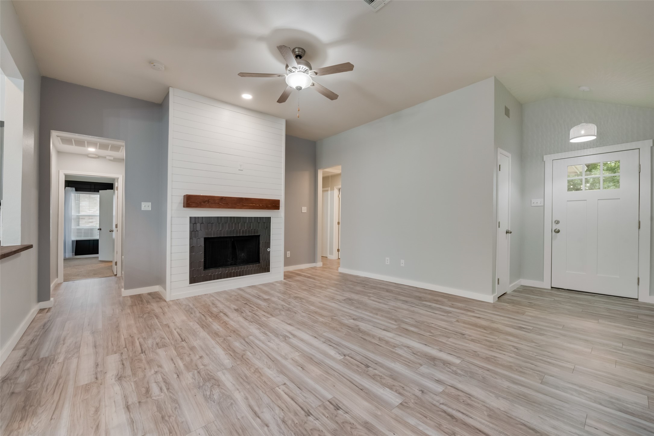 9216 Newport Lane