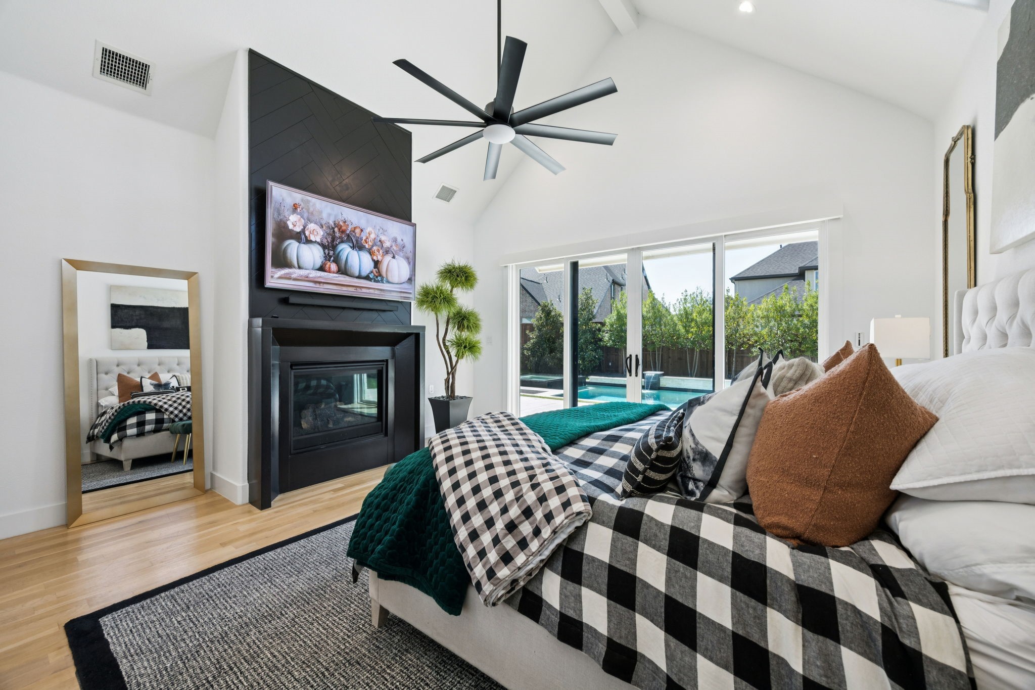 4011 Medio Creek Drive