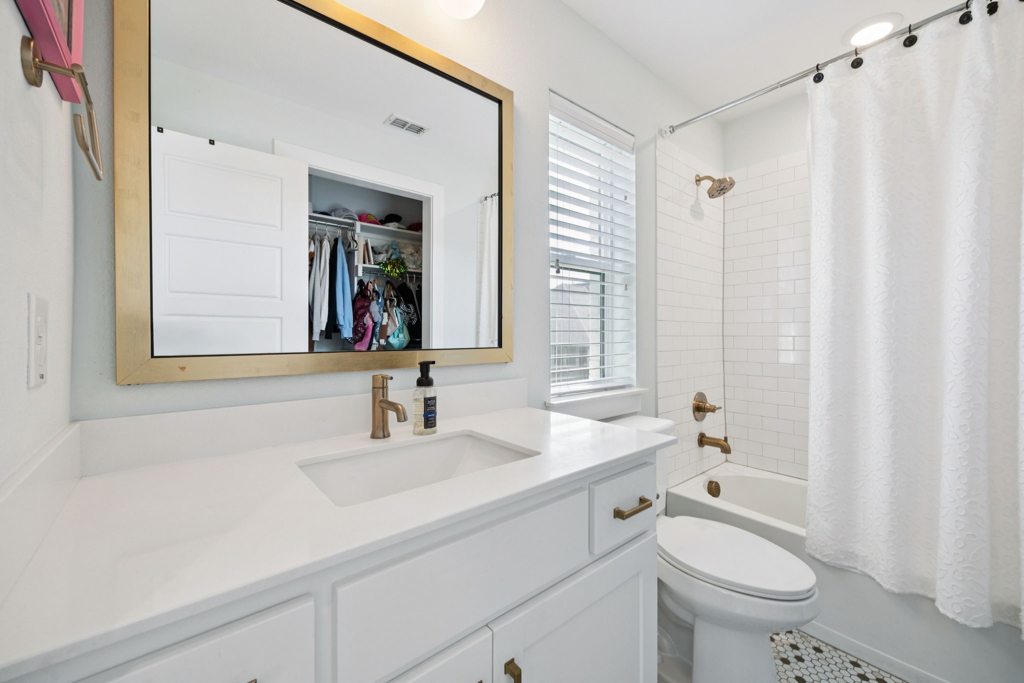 4011 Medio Creek Drive