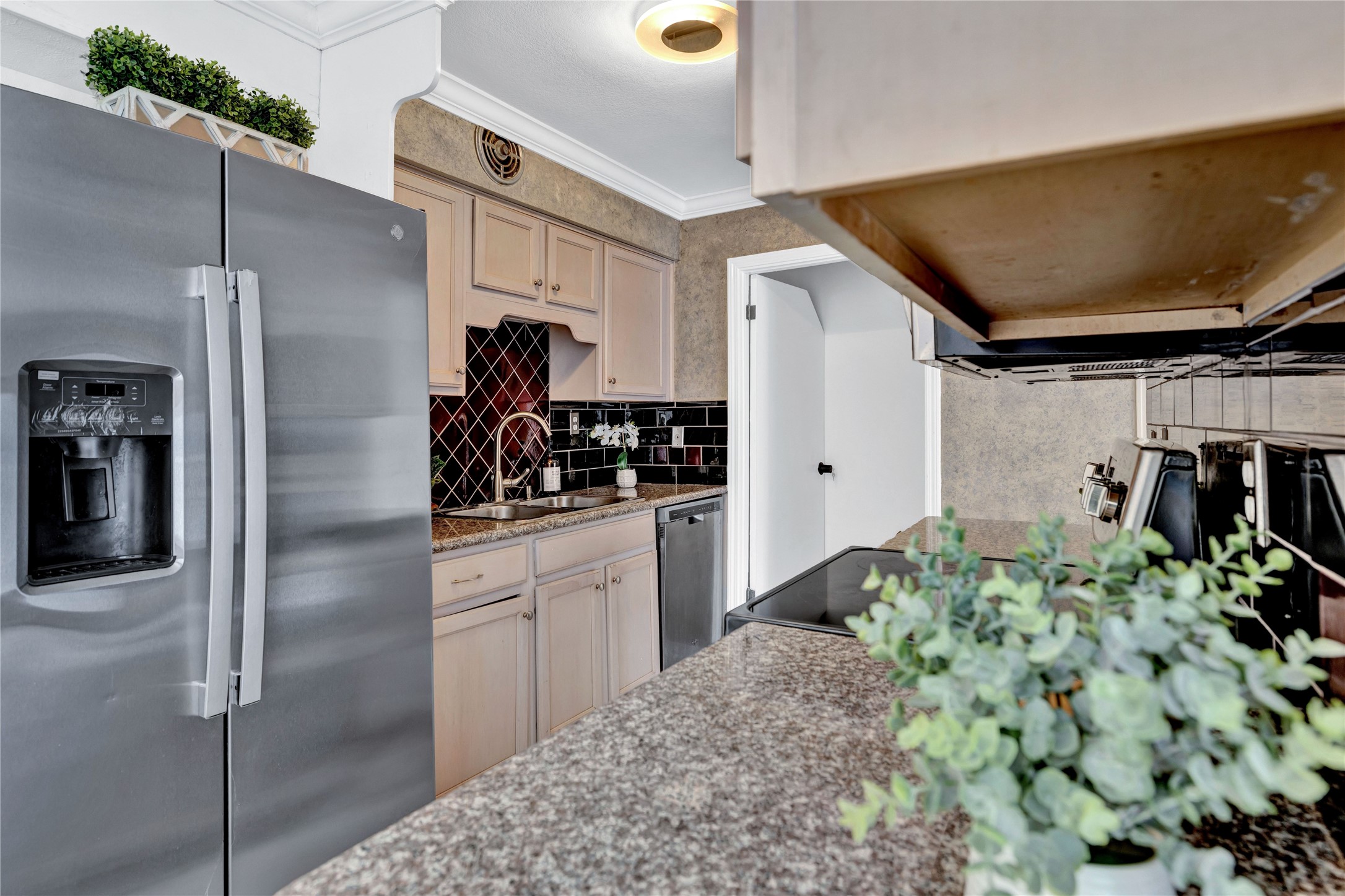 2640 Custer Parkway C