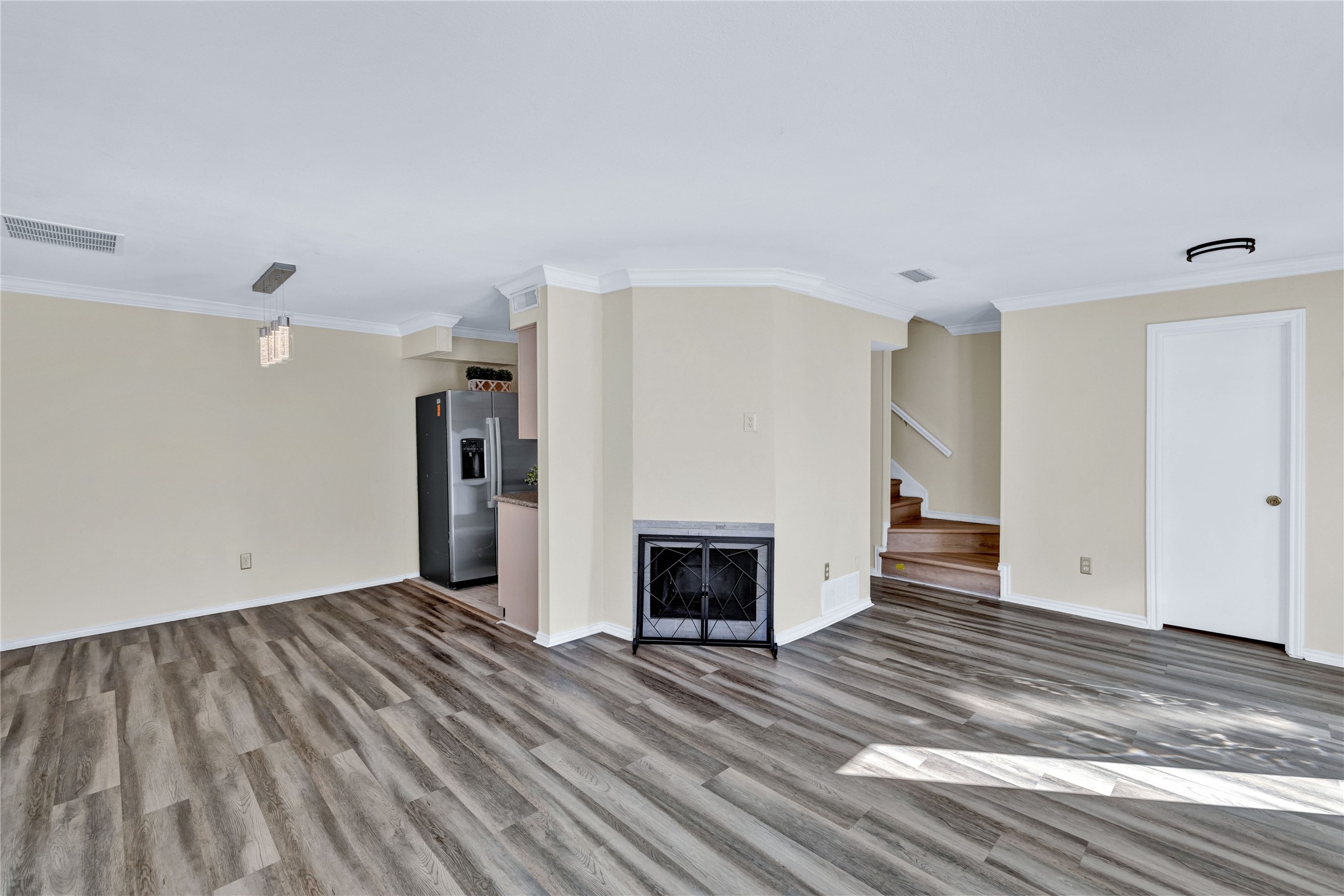 2640 Custer Parkway C