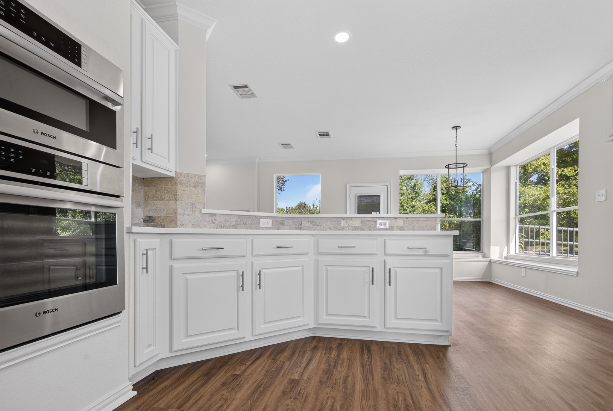 331 Lakeside Drive
