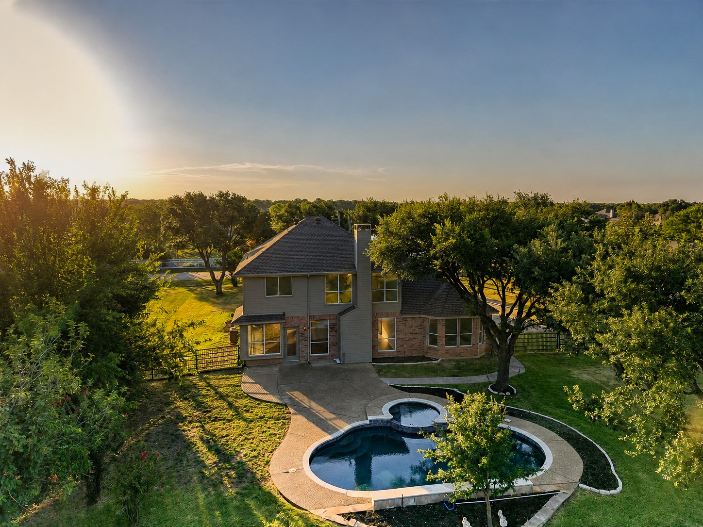 331 Lakeside Drive