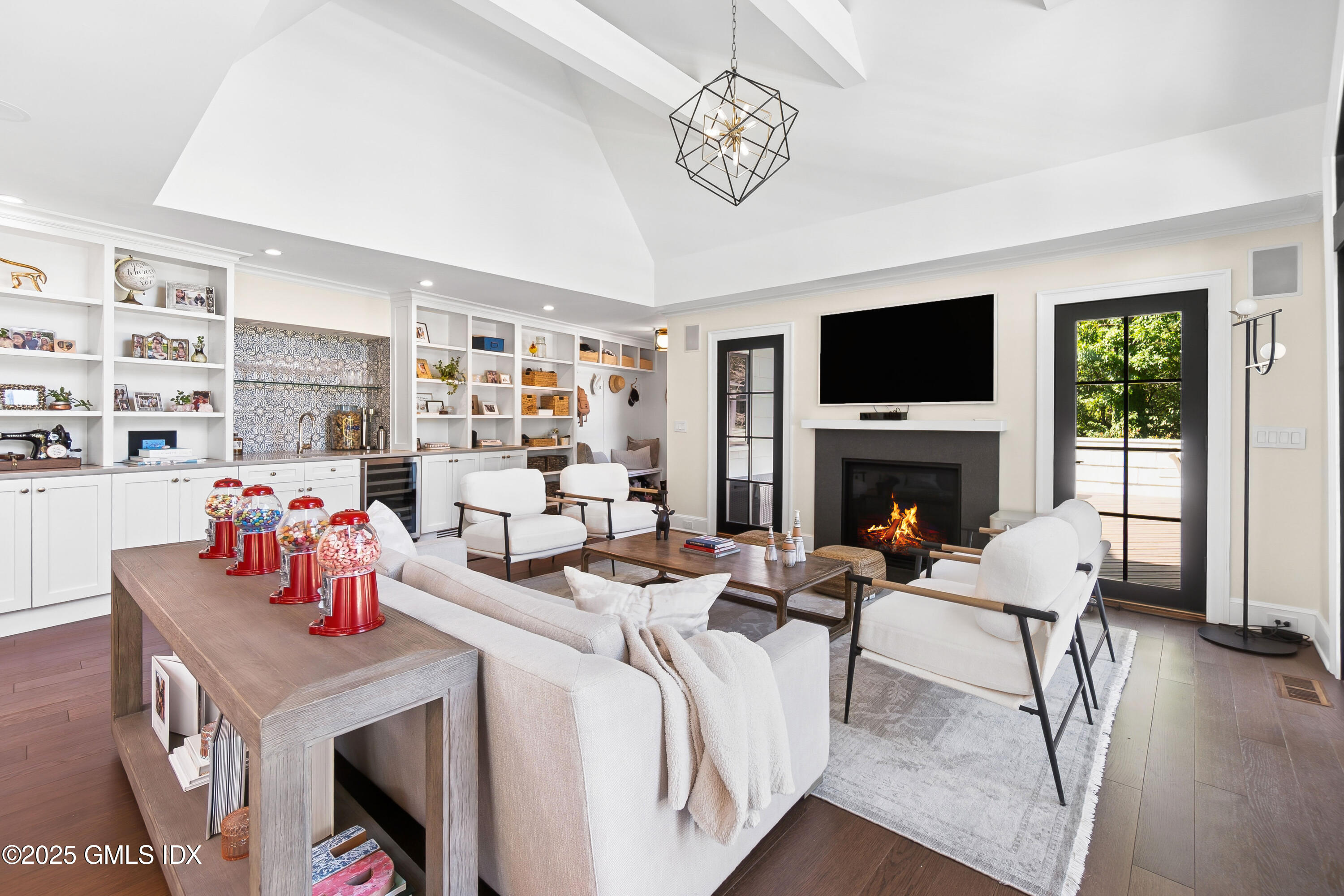 87 Orchard Drive