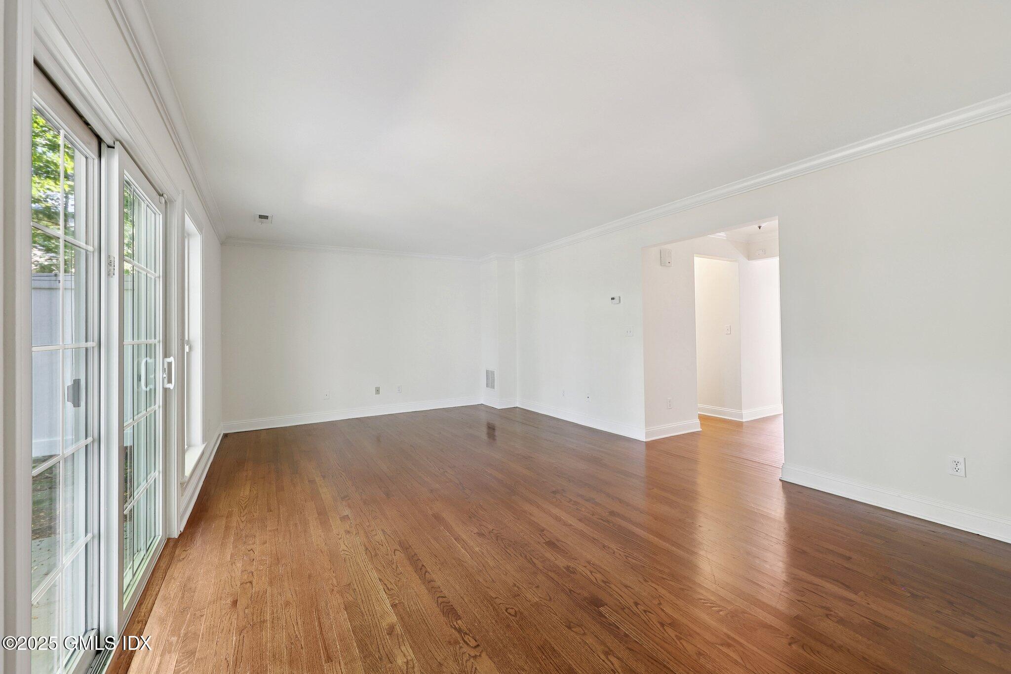 255 Weaver Street, 1C