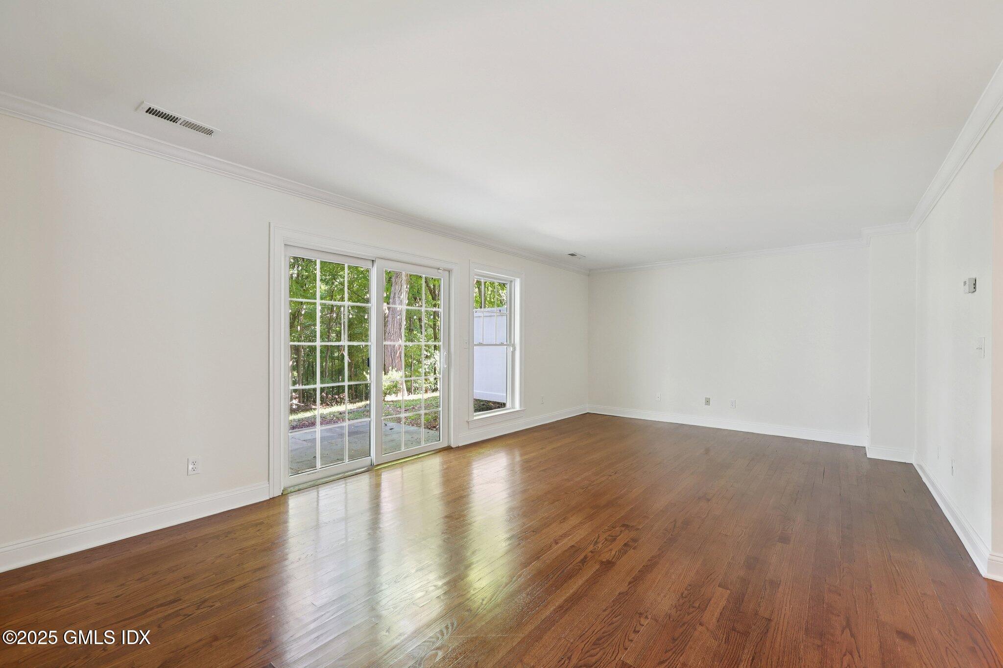 255 Weaver Street, 1C