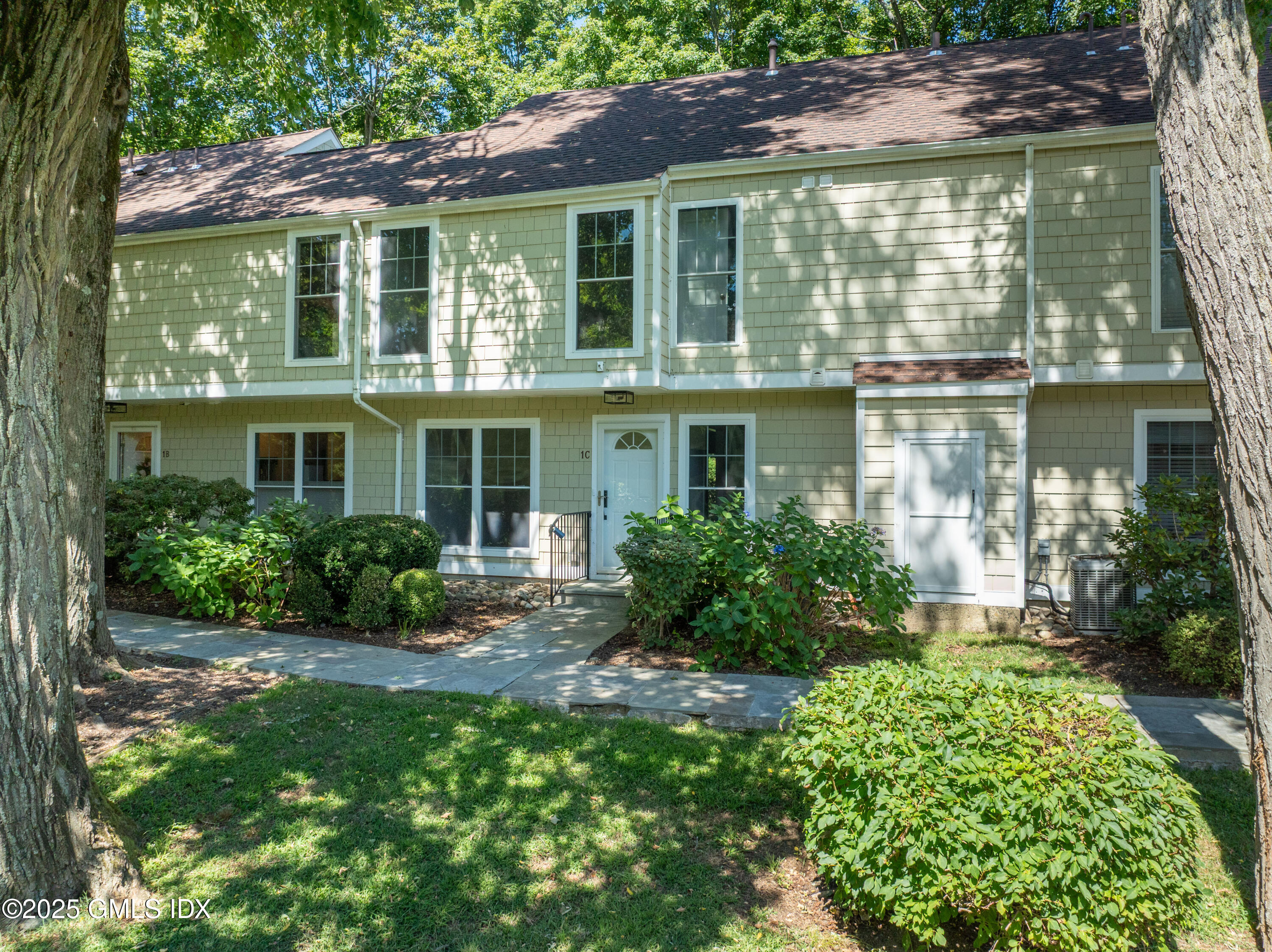 255 Weaver Street, 1C