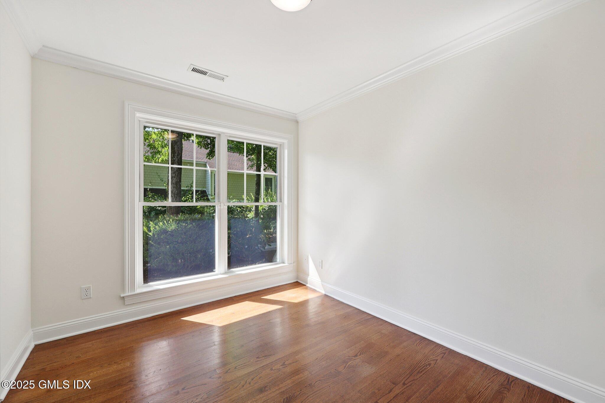 255 Weaver Street, 1C