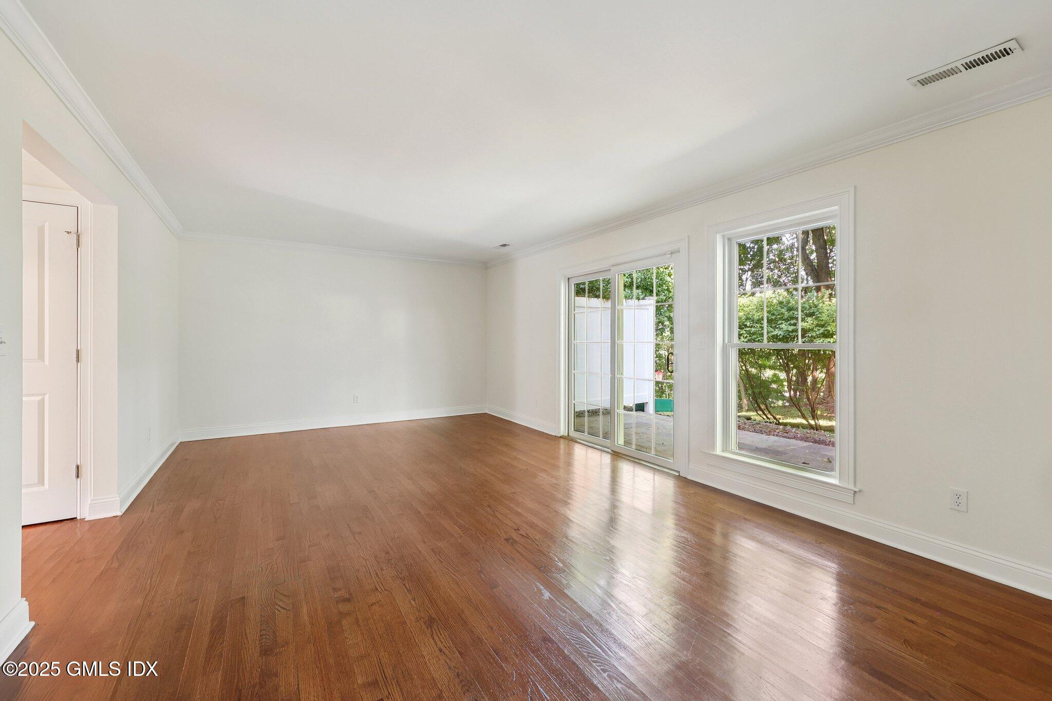 255 Weaver Street, 1C