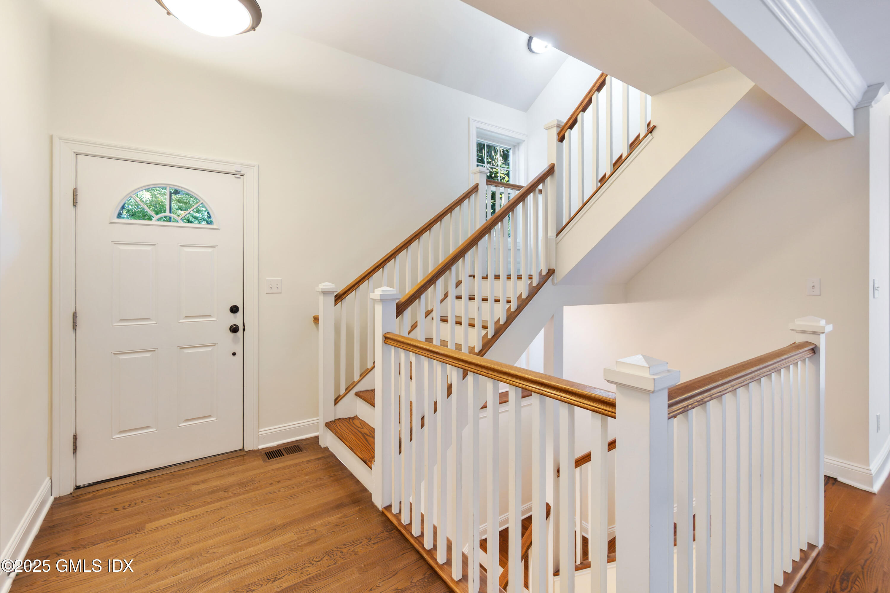 253 WEAVER Street, 10G
