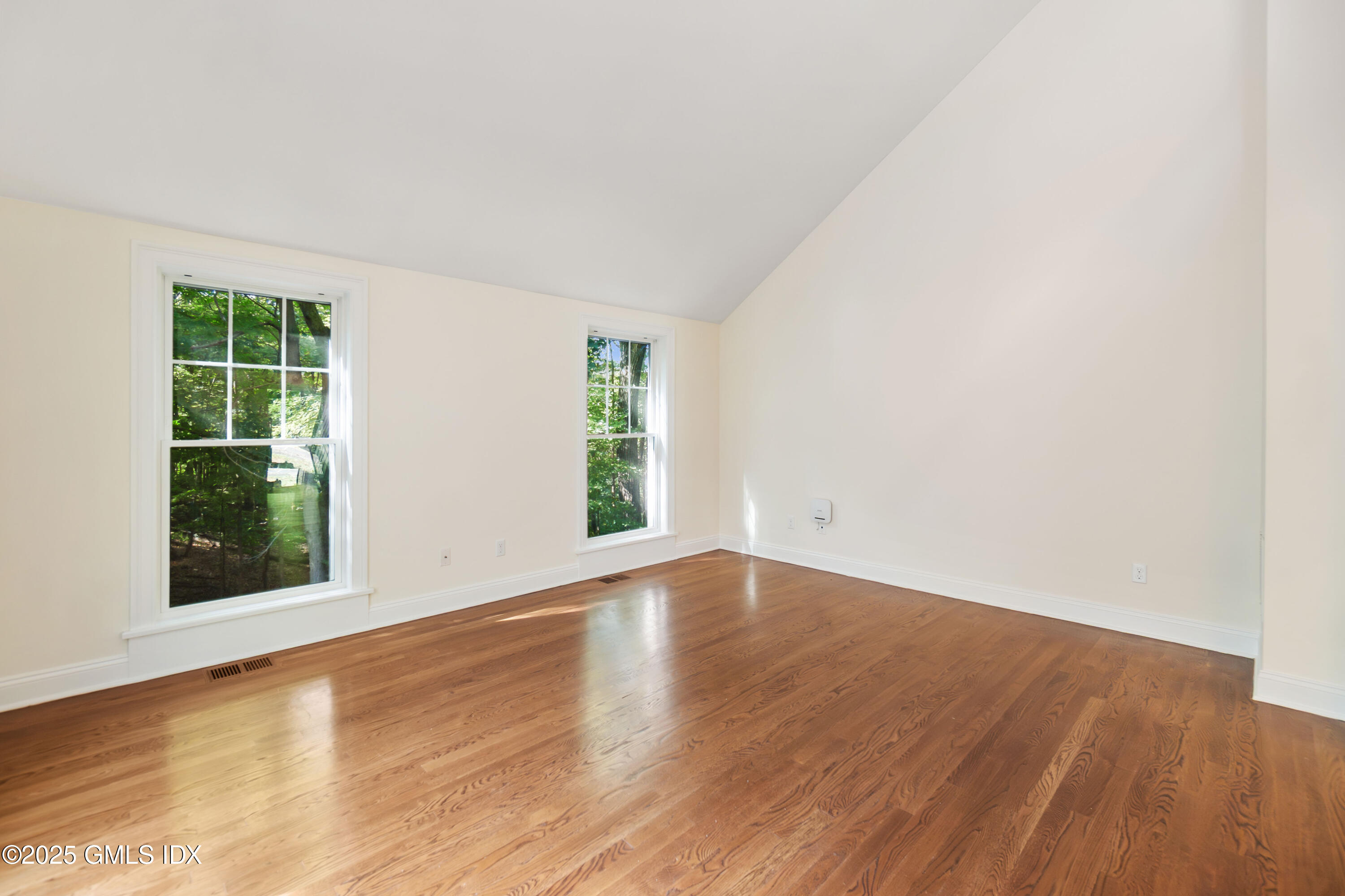 253 WEAVER Street, 10G