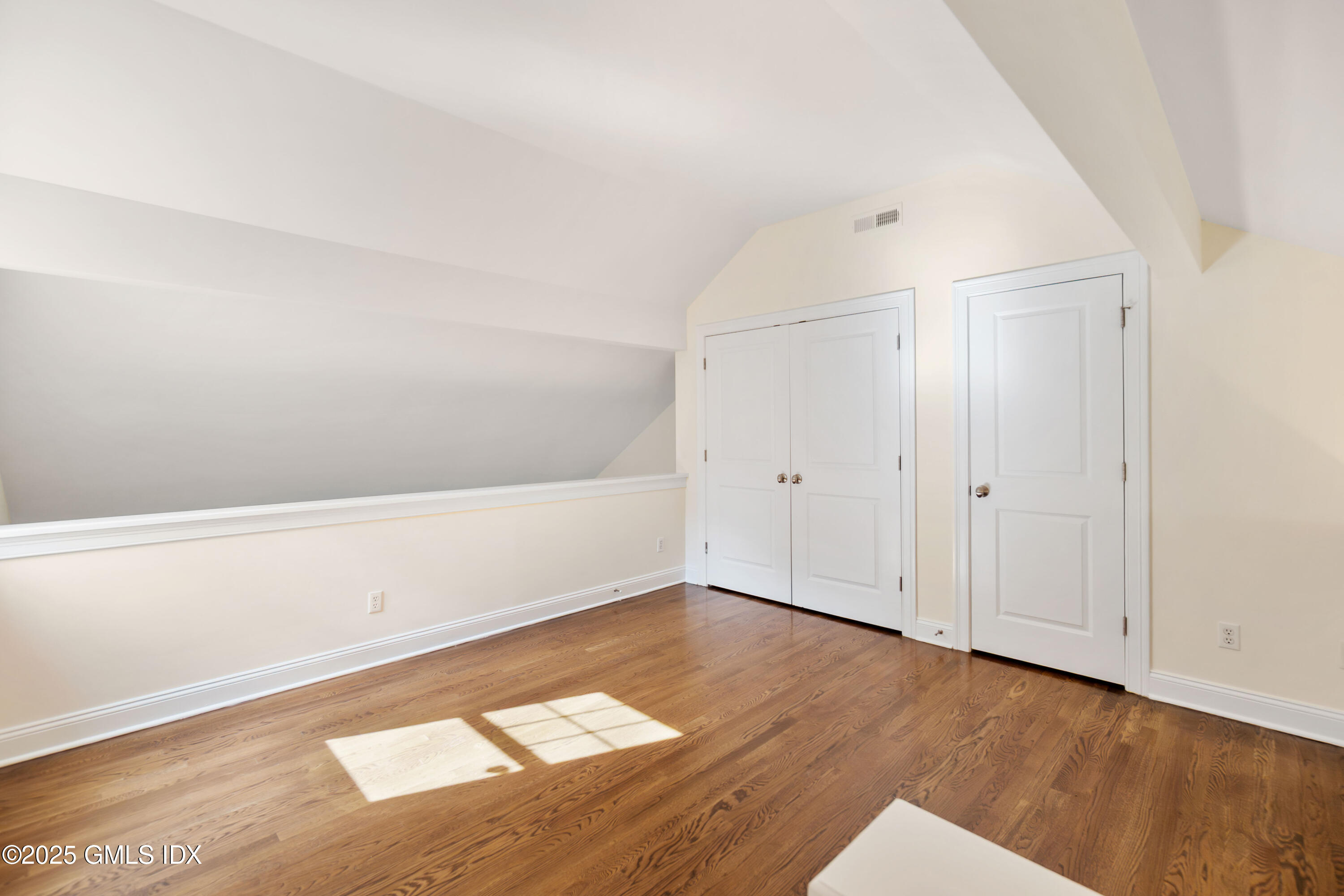 253 WEAVER Street, 10G