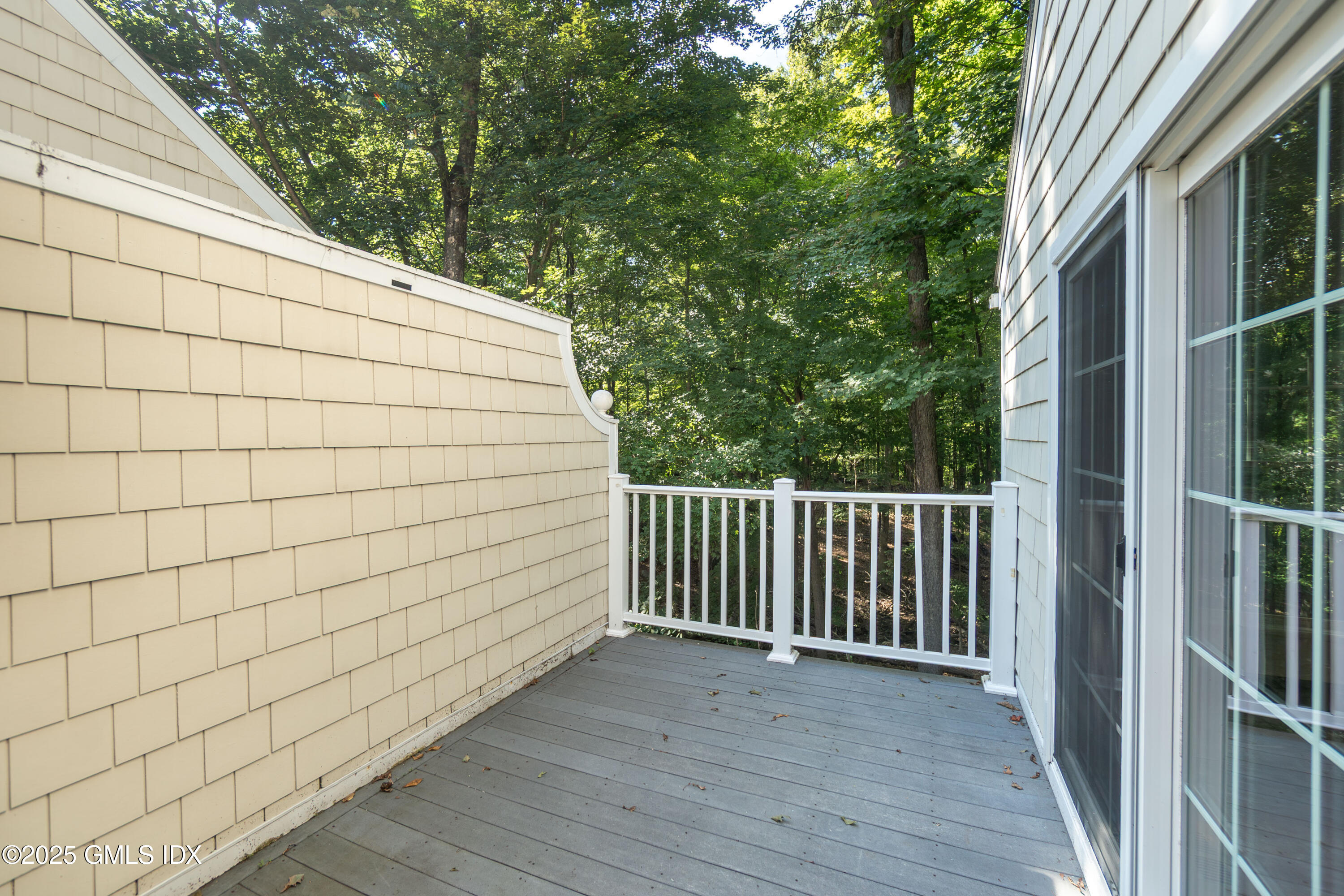 253 WEAVER Street, 10G