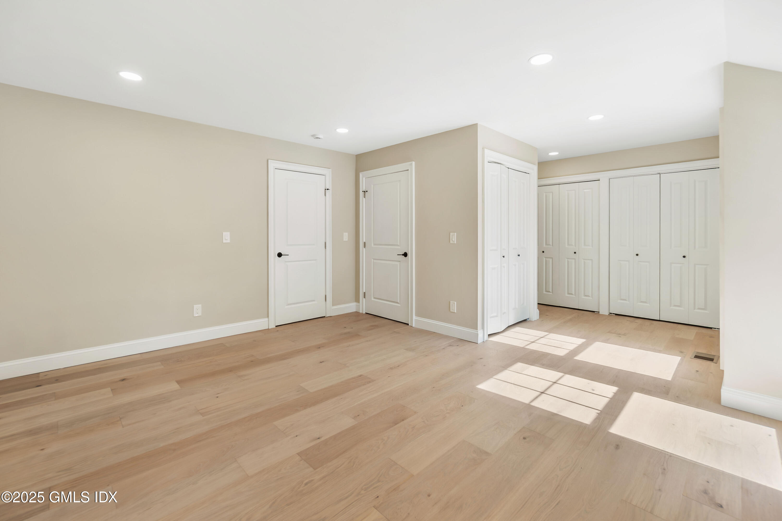 241 WEAVER Street, 12E