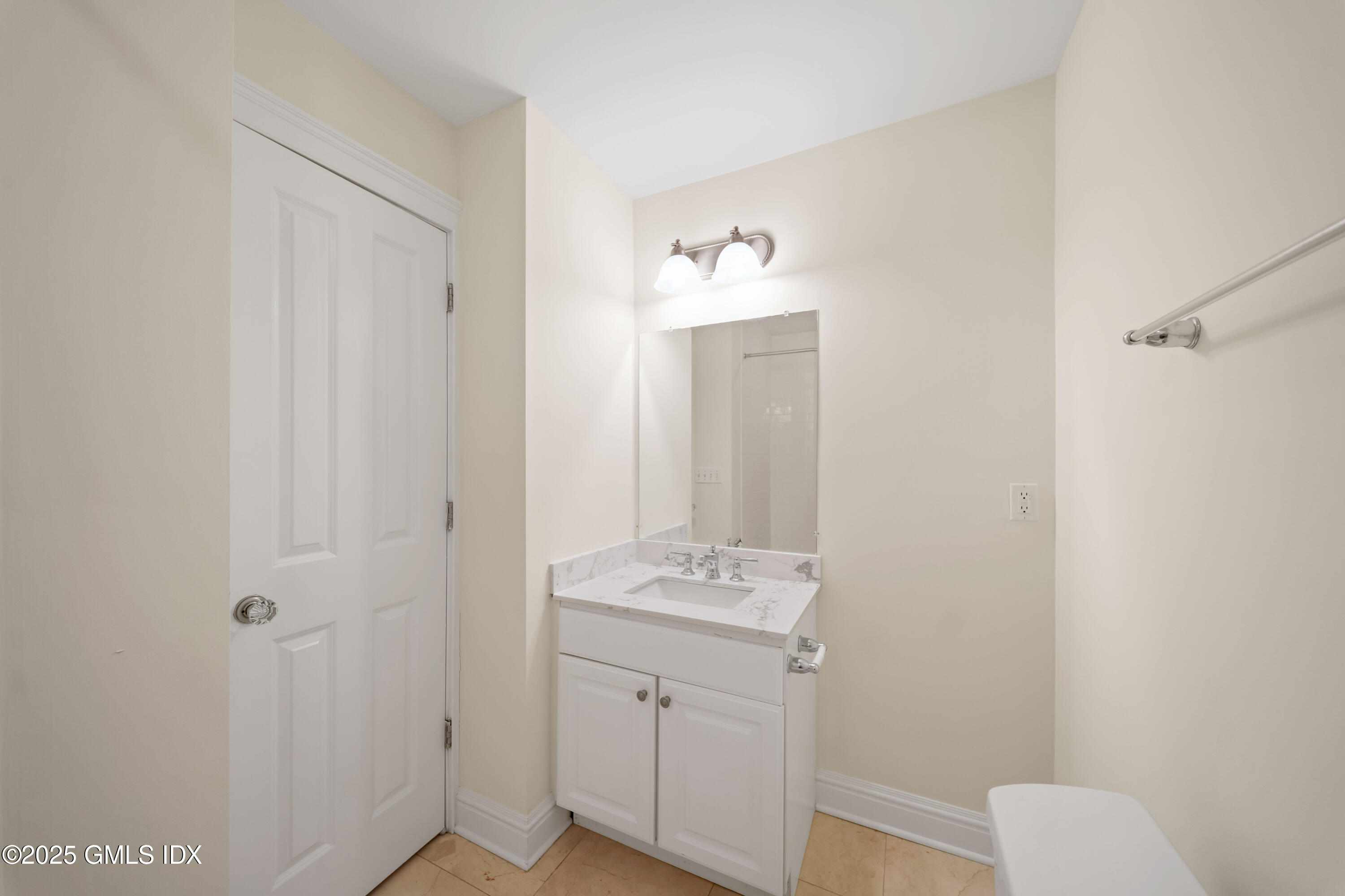 223 Weaver Street, 20H