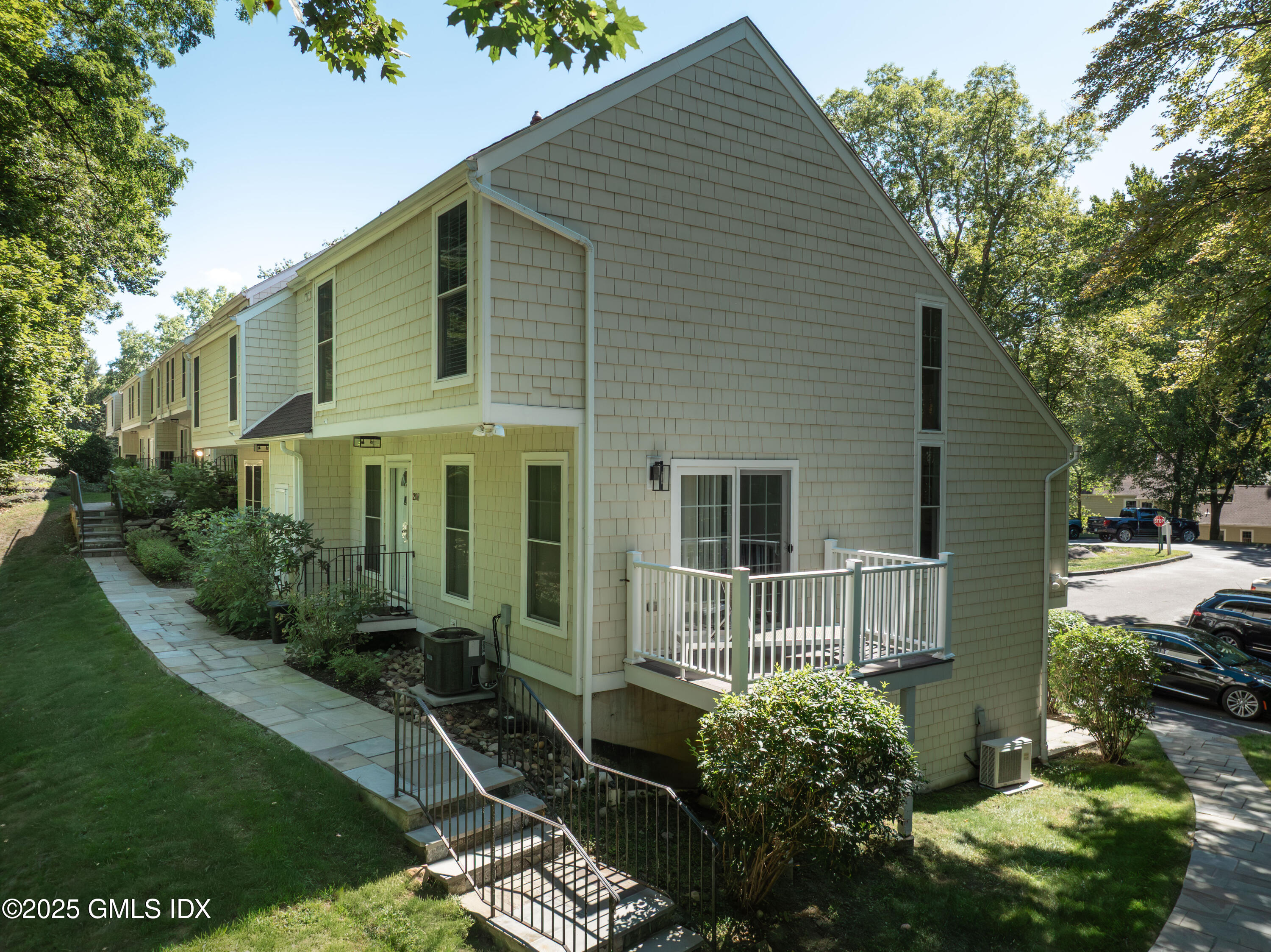 223 Weaver Street, 20H
