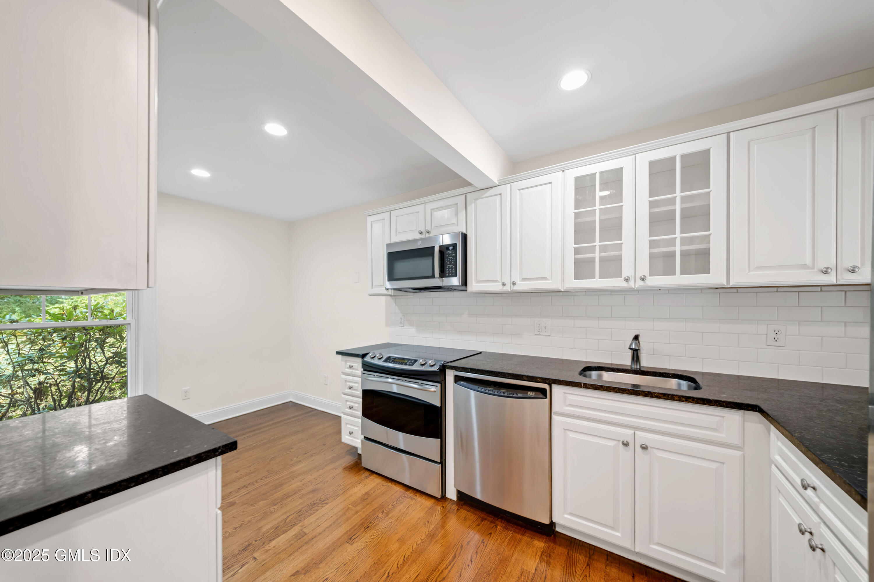 223 Weaver Street, 20H