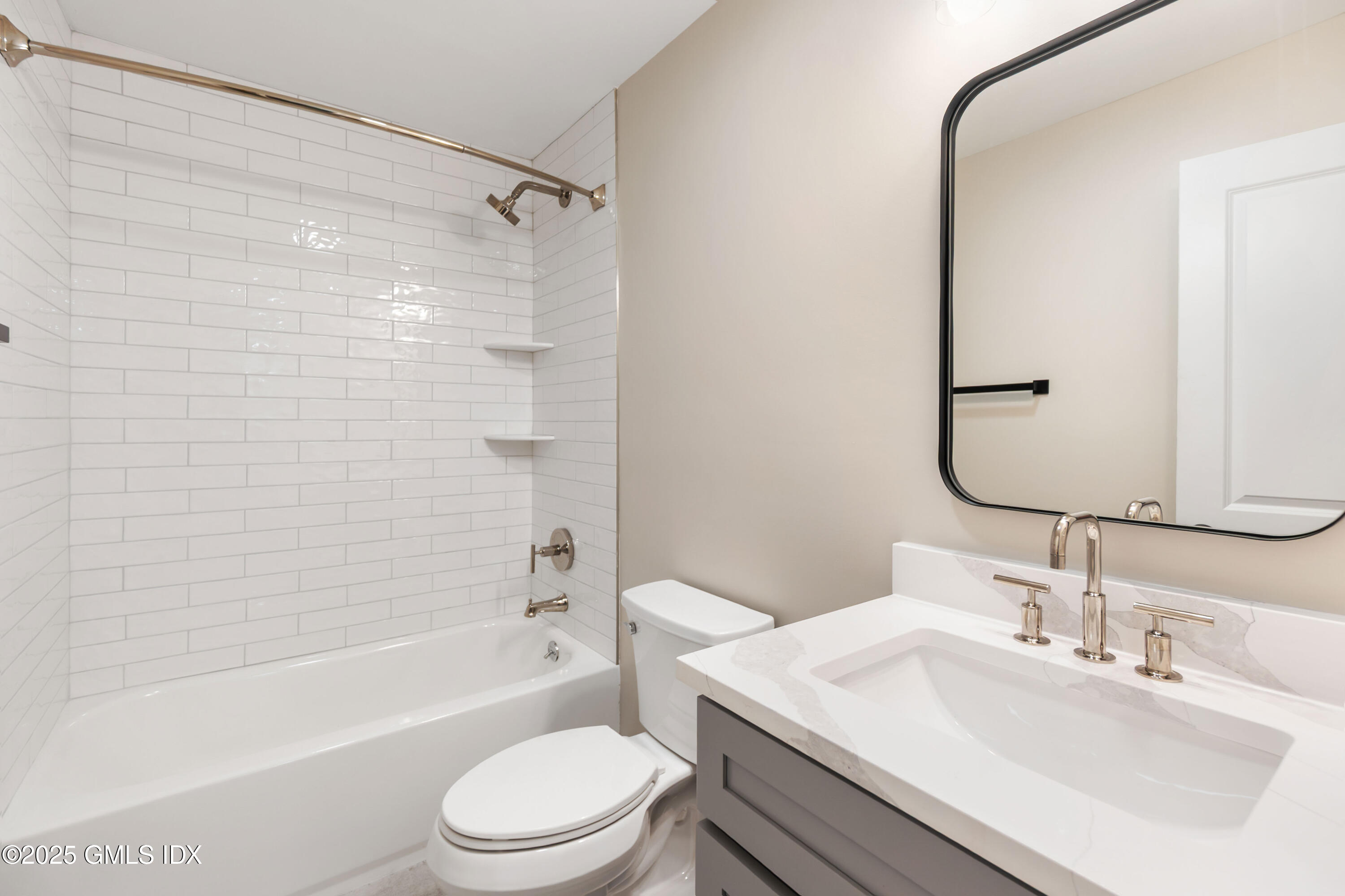 237 Weaver Street, 8D