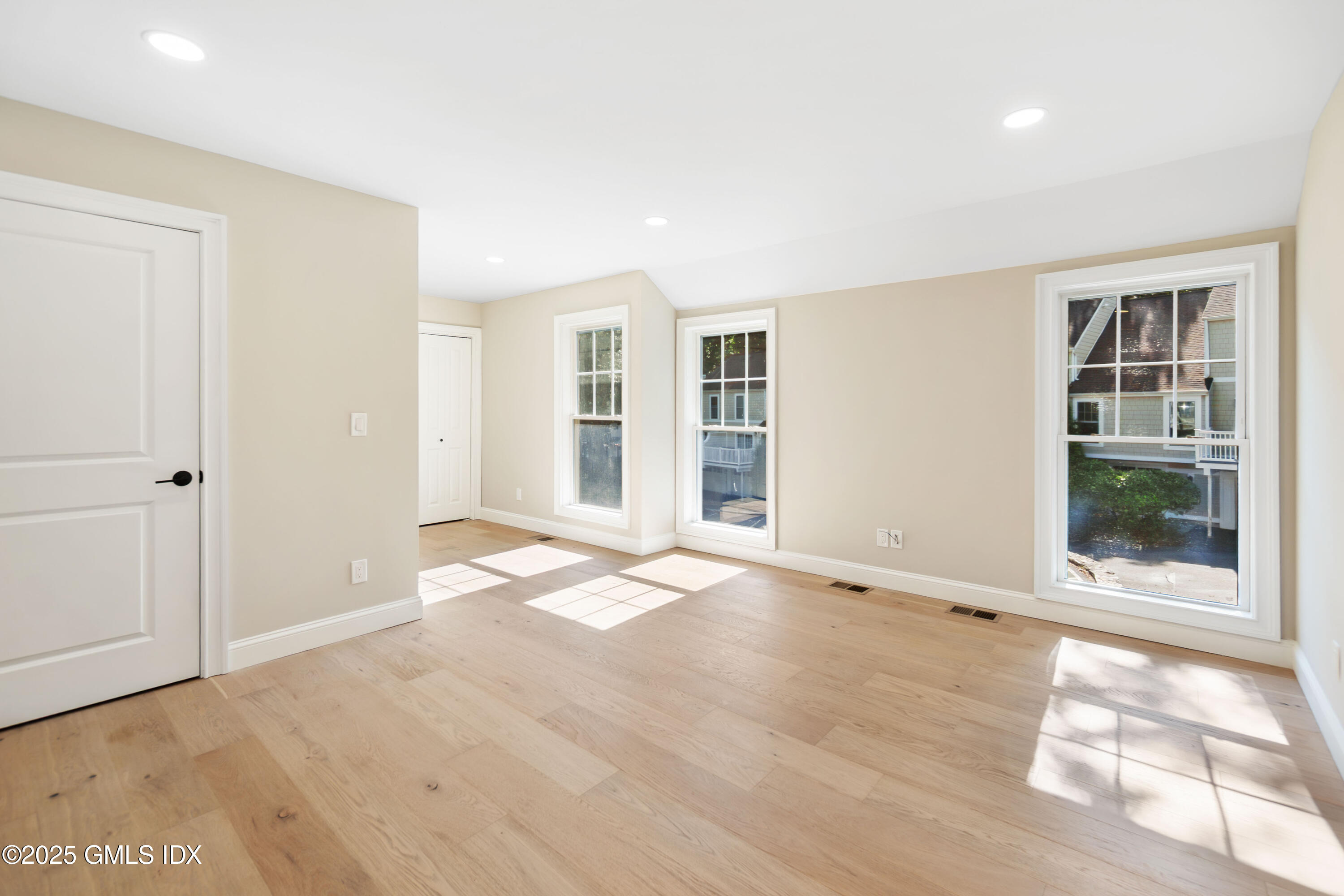 237 Weaver Street, 8D