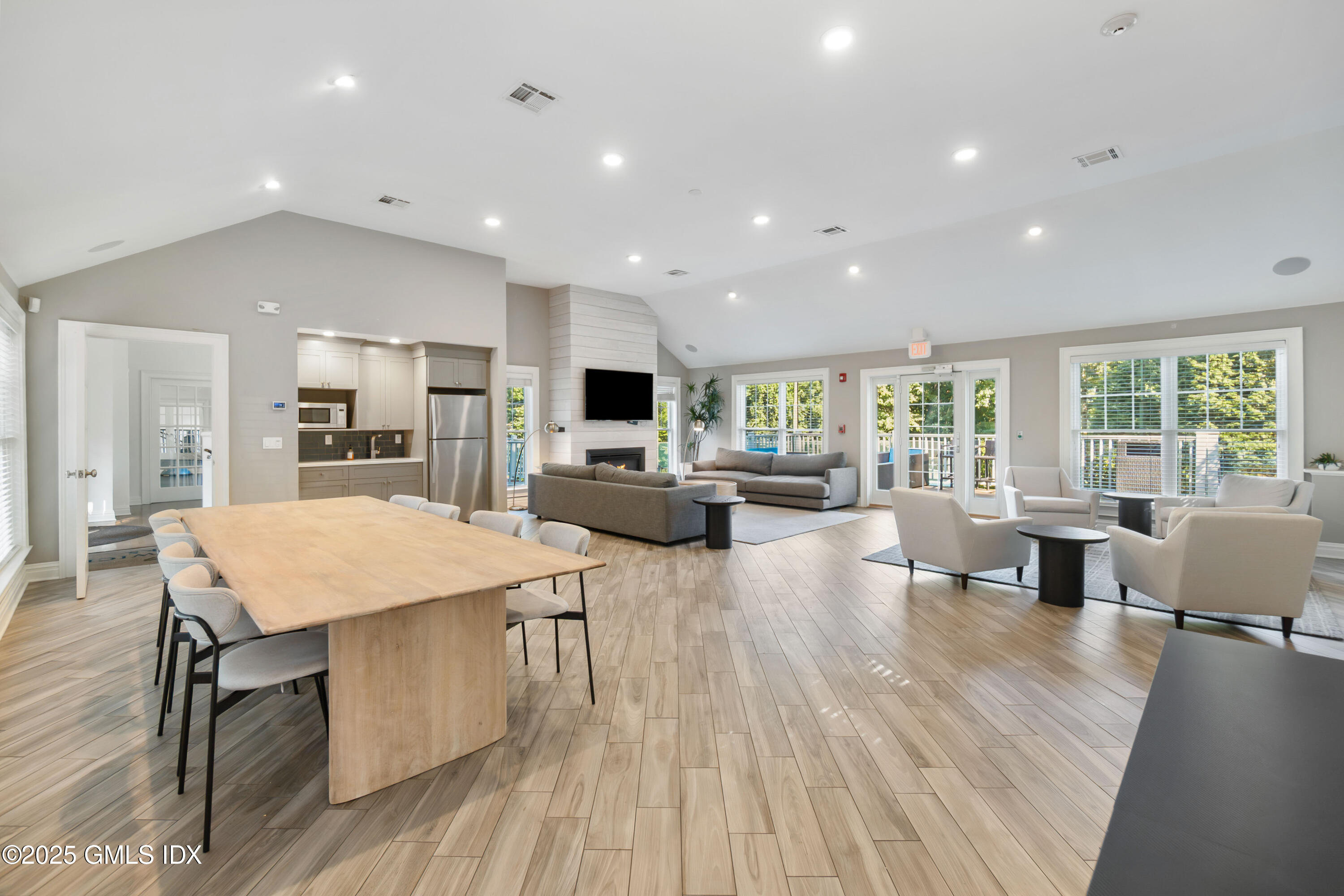 237 Weaver Street, 8D