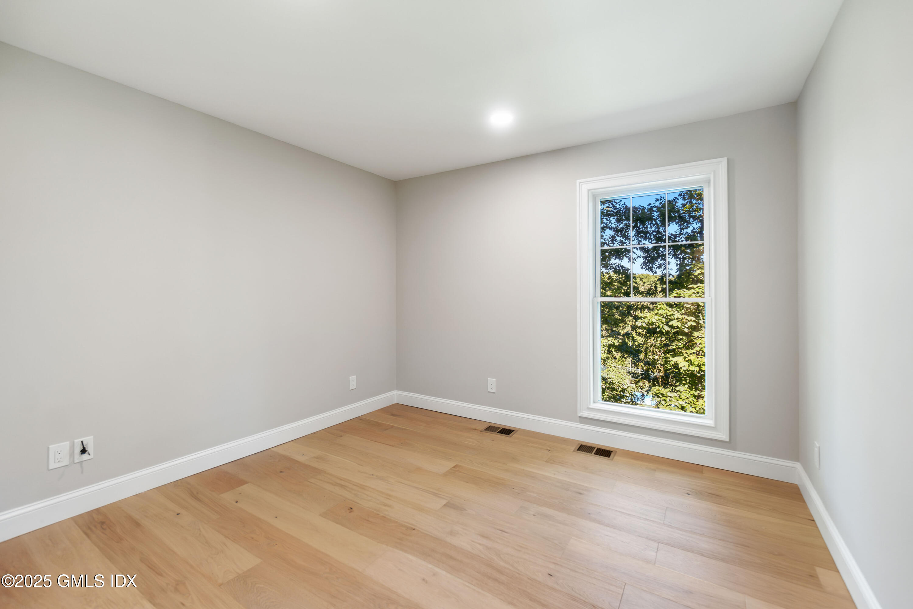 237 Weaver Street, 8D