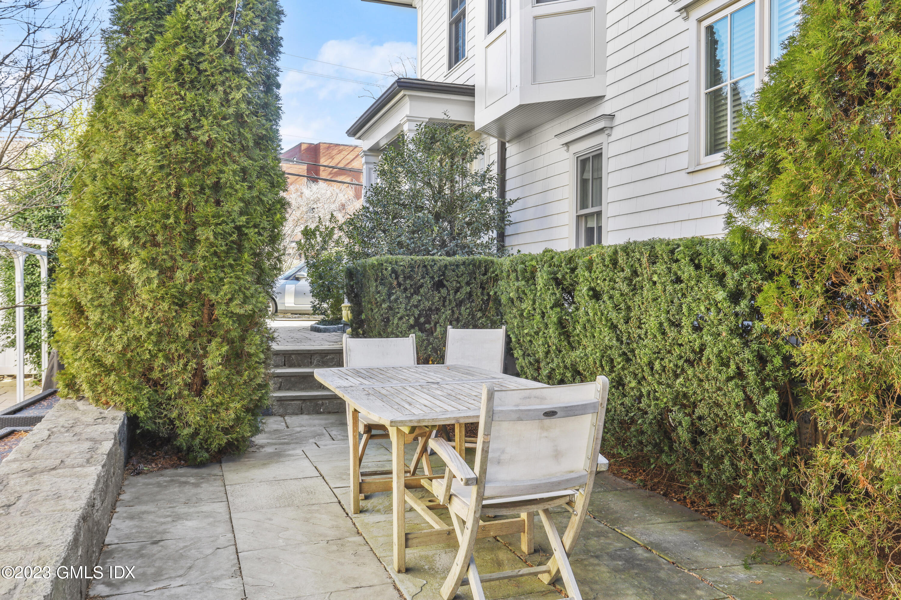 250 Milbank Avenue B