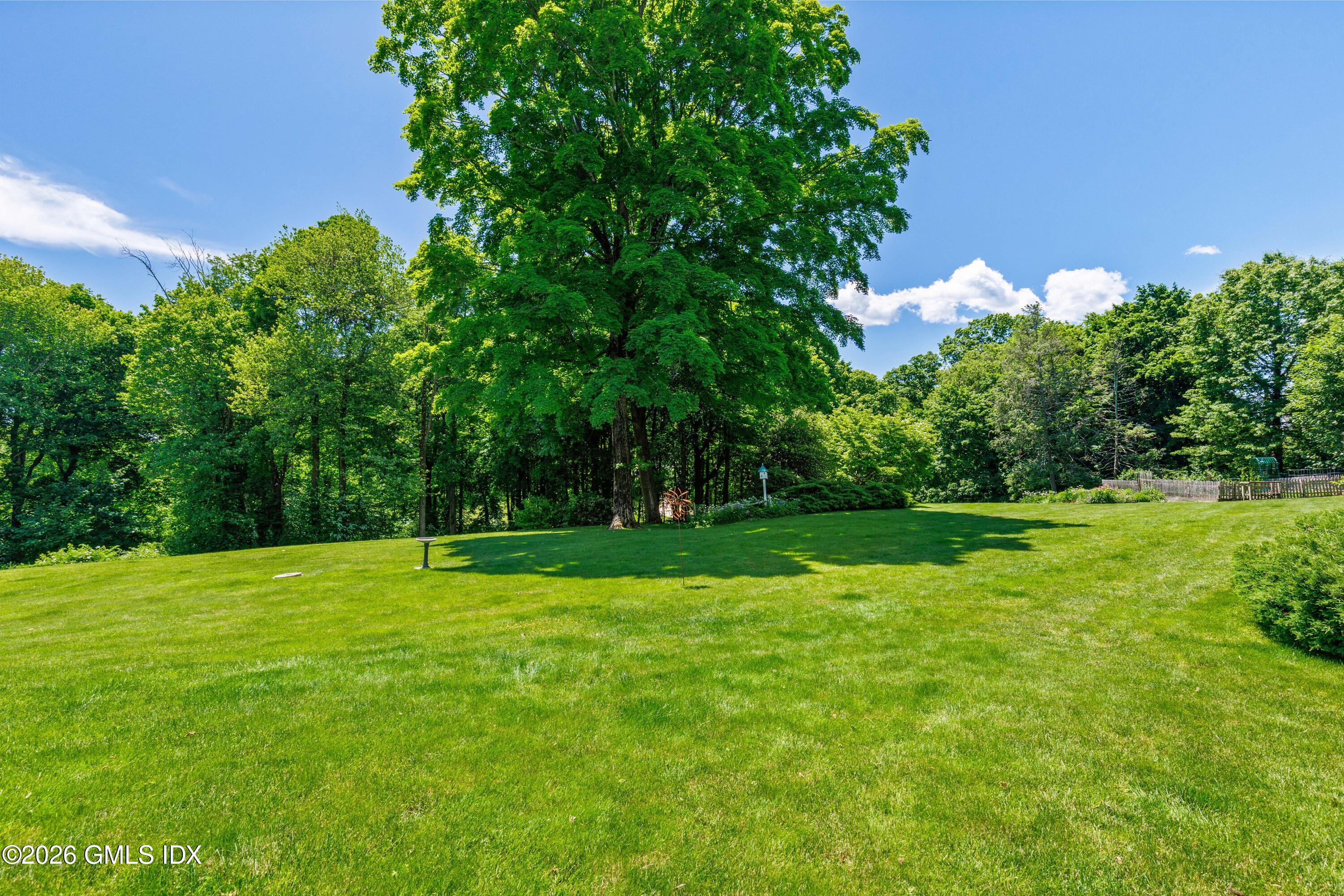 456 Round Hill Road