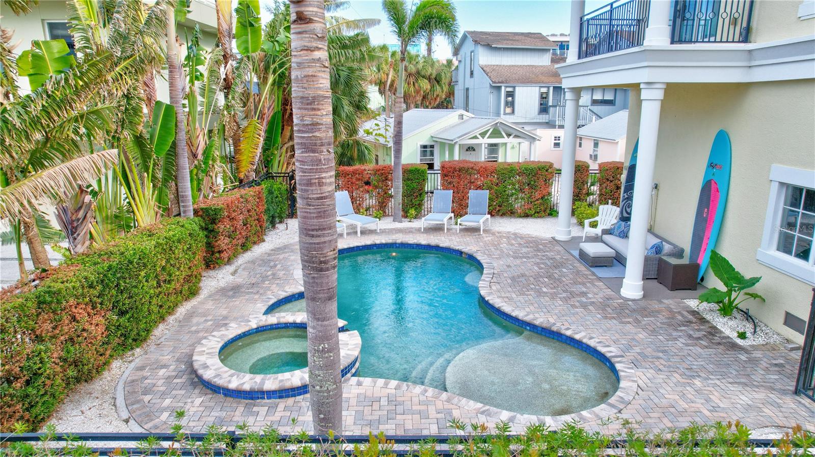 317 BEACH RD