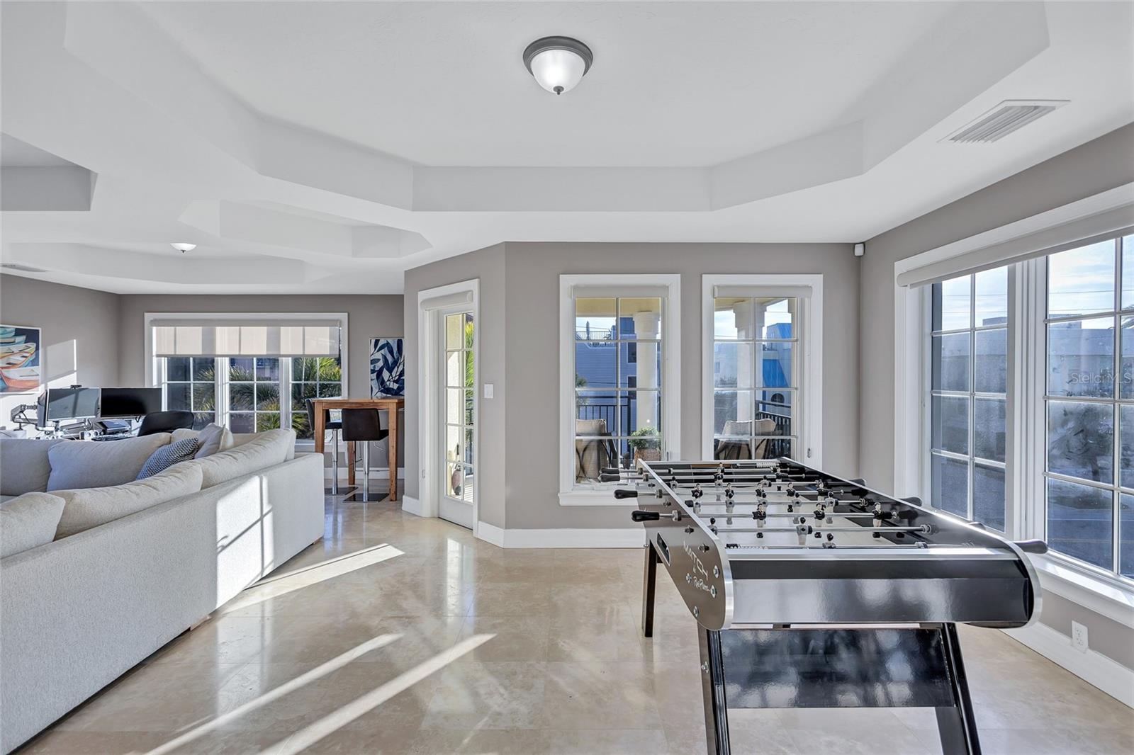317 BEACH RD