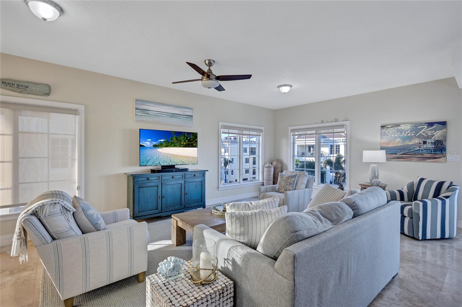 317 BEACH RD