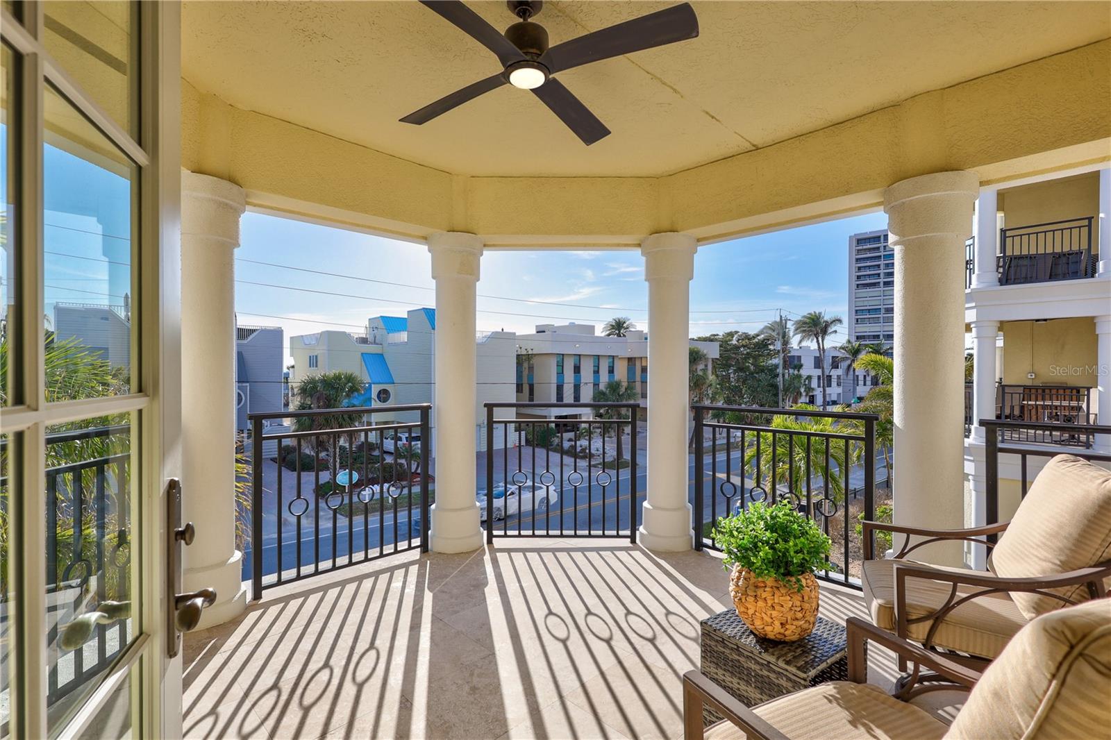 317 BEACH RD