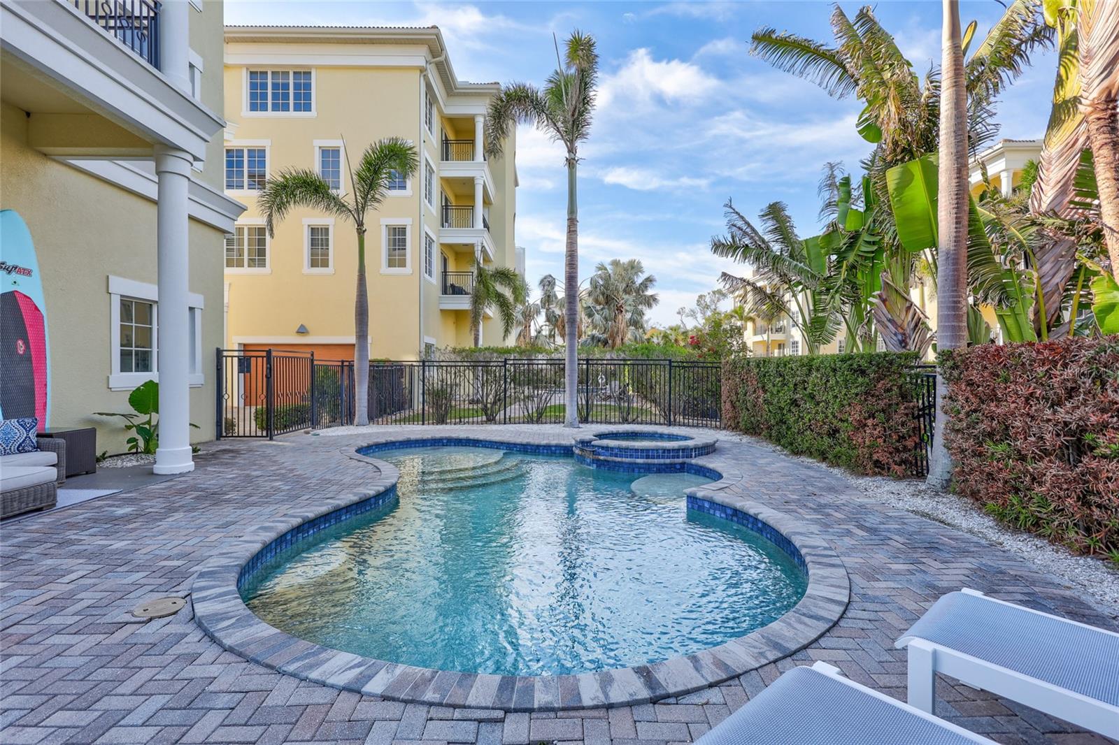 317 BEACH RD