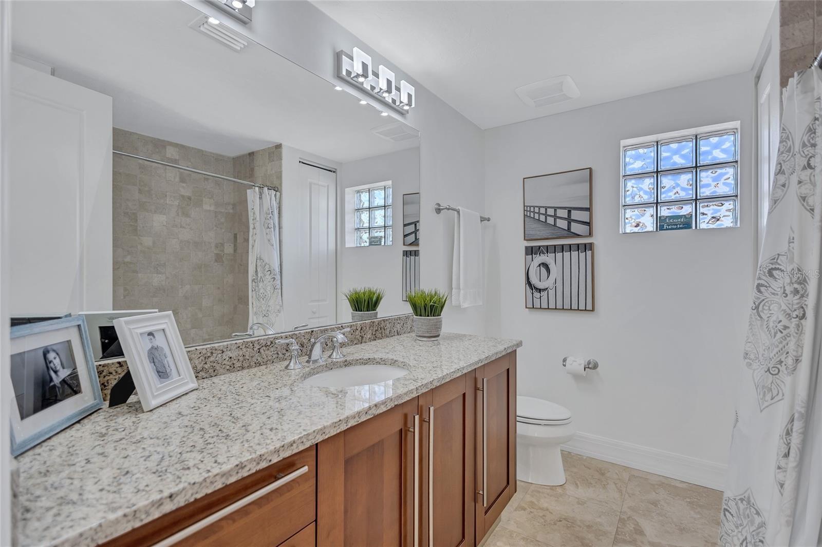 317 BEACH RD