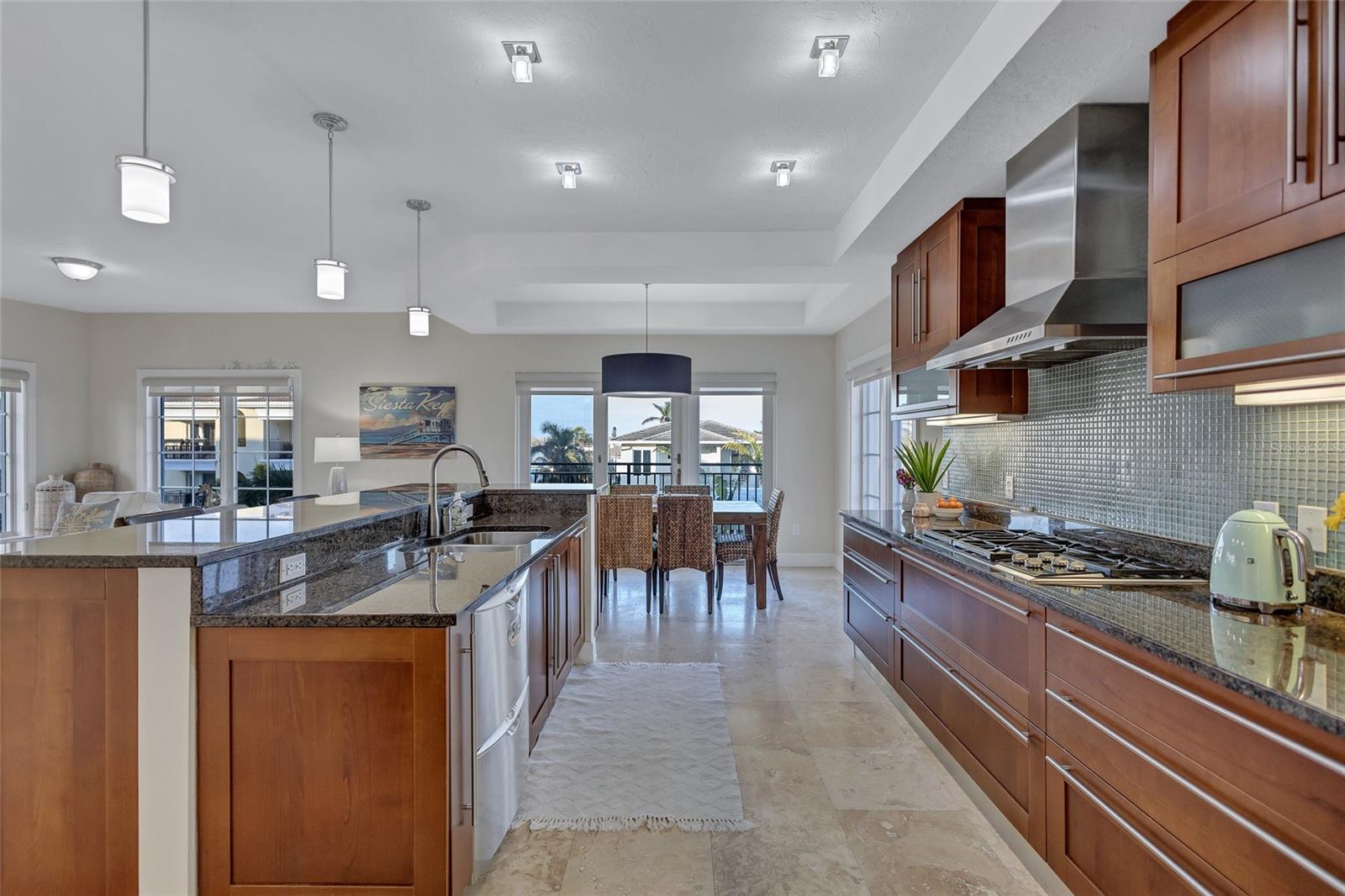 317 BEACH RD